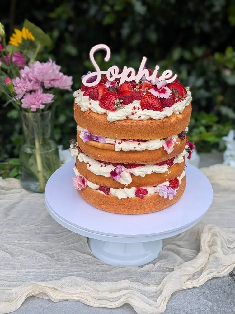 SUMMER: BERRIES & CREAM MIDSUMMER CAKE