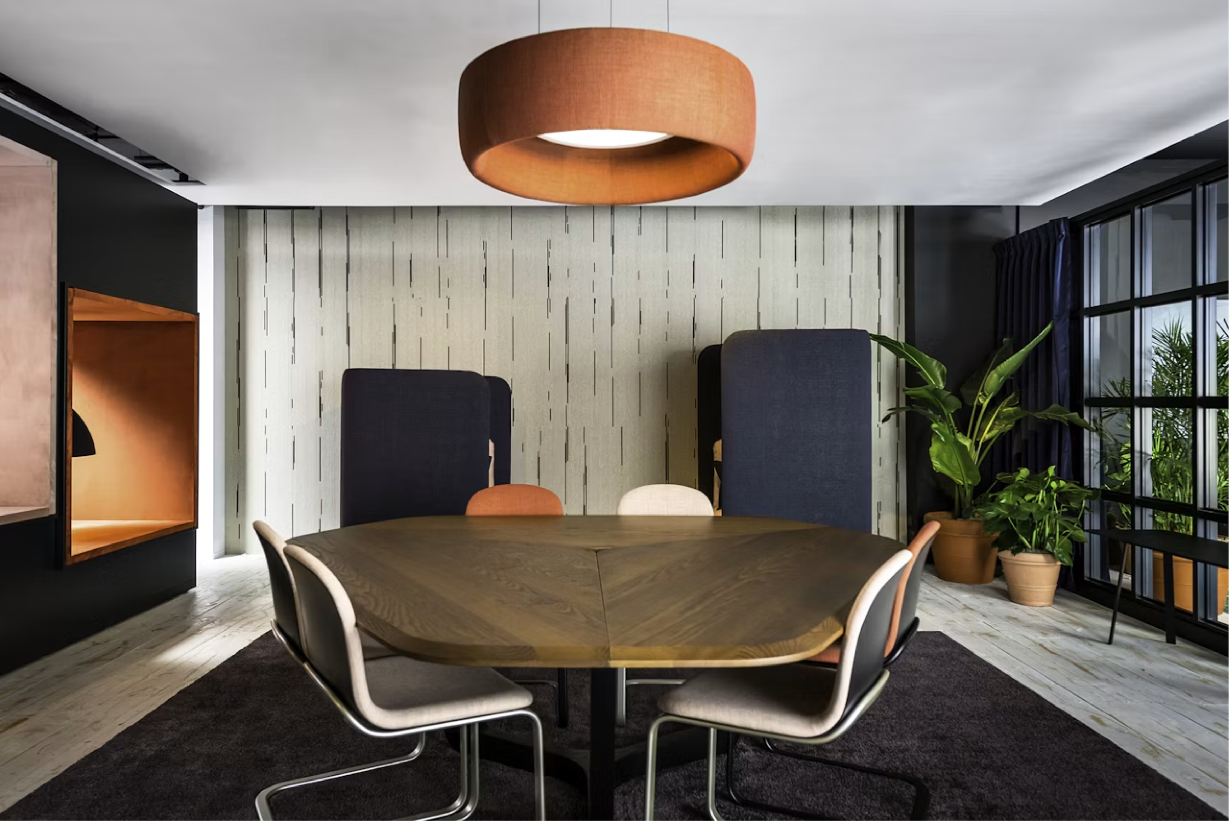 1680537292-2937_fe_neocon_2018_us_buzzitrihex_buzzibounce_buzzijet_0180.png