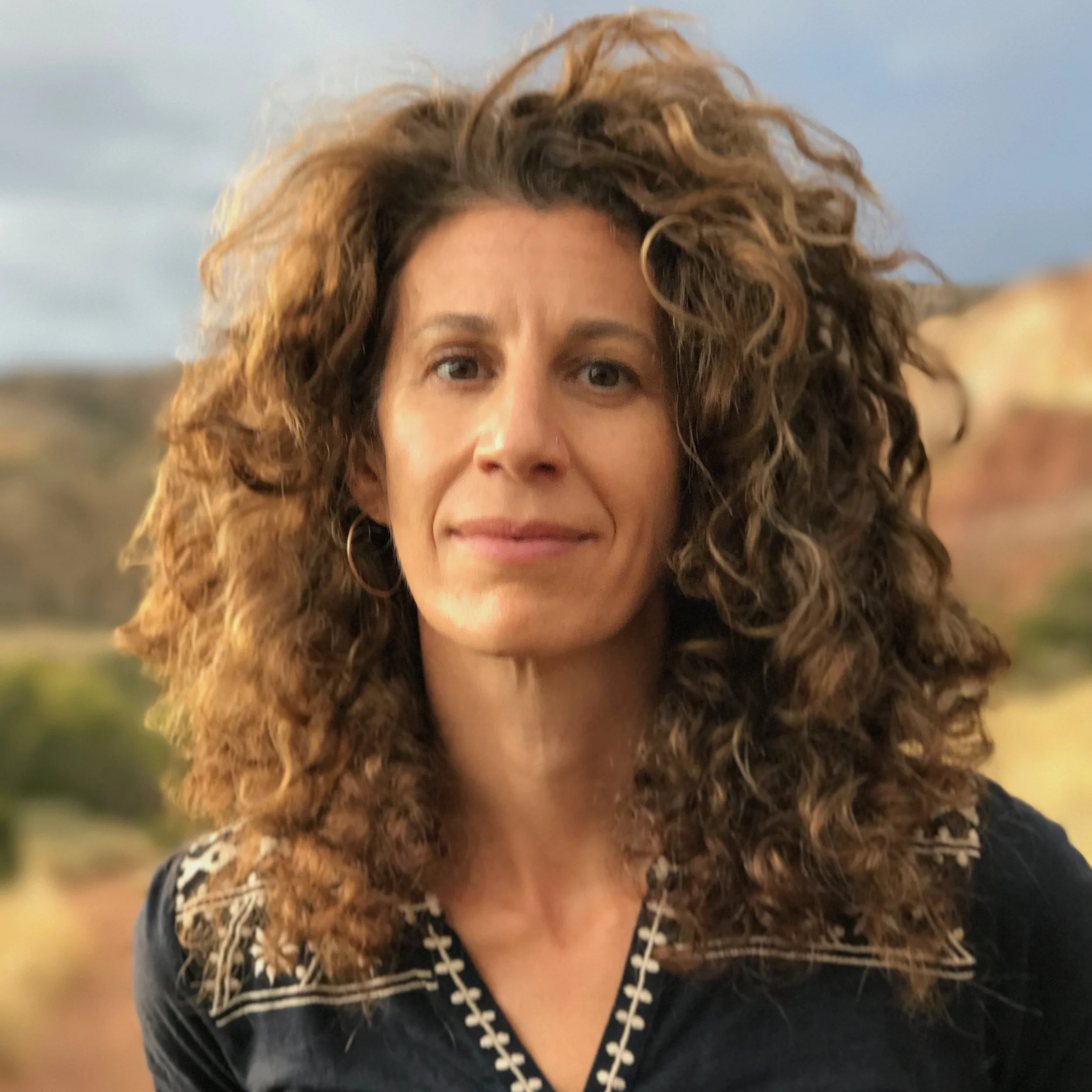 Rachel_Neumann_AuthorPhoto.jpg