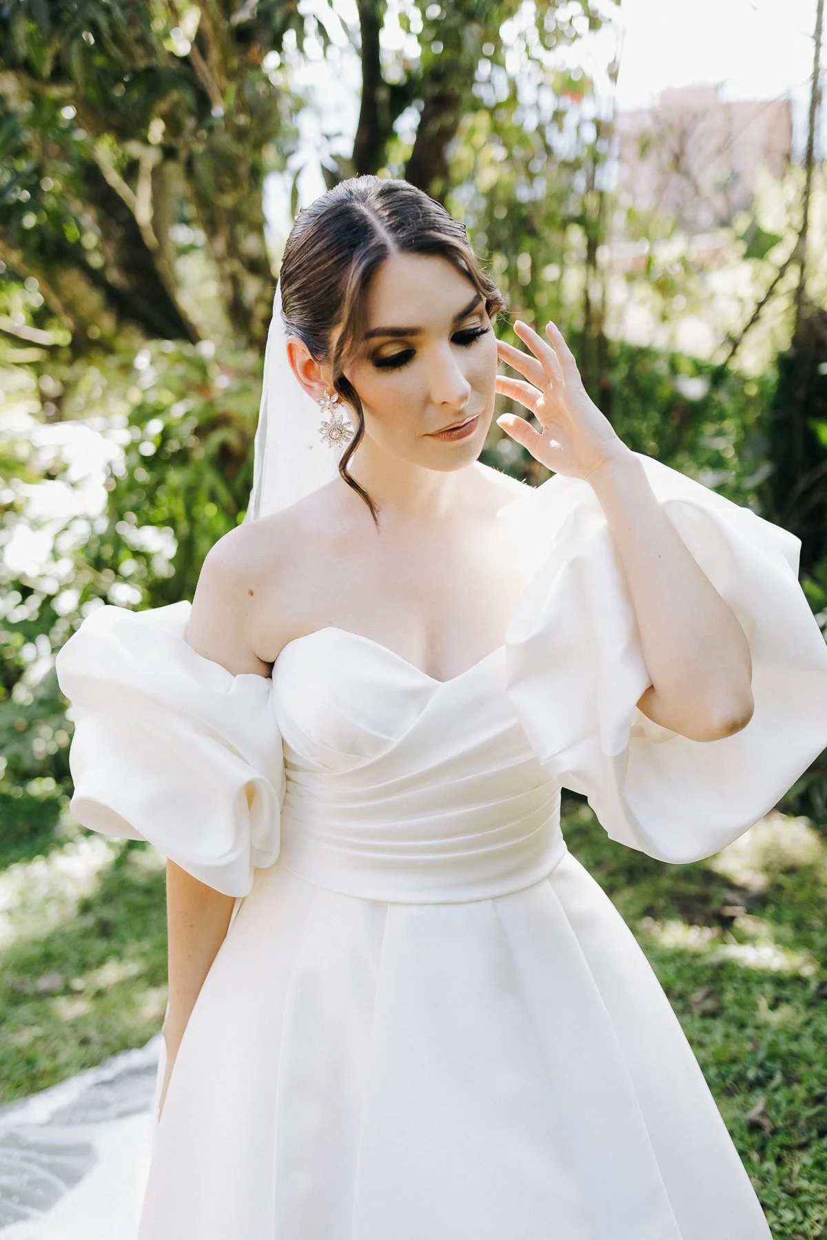 Preparativos de novia, realizada por Carlos Córdoba, fotógrafo de bodas de Medellín Colombia