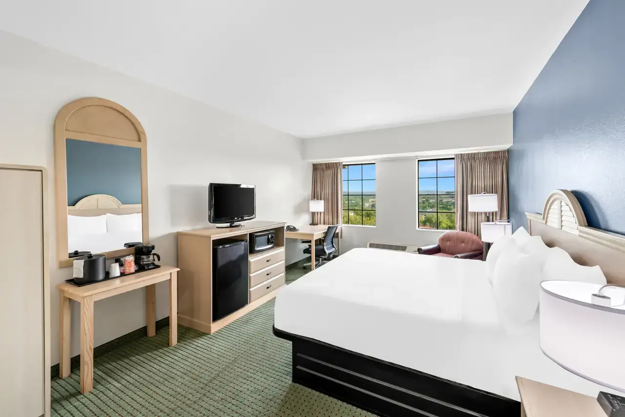 Spacious King Room with Large In-Room Jacuzzi and a Private Balcony