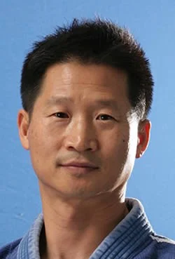 Master-Hyun-Kang-headshot2.jpg