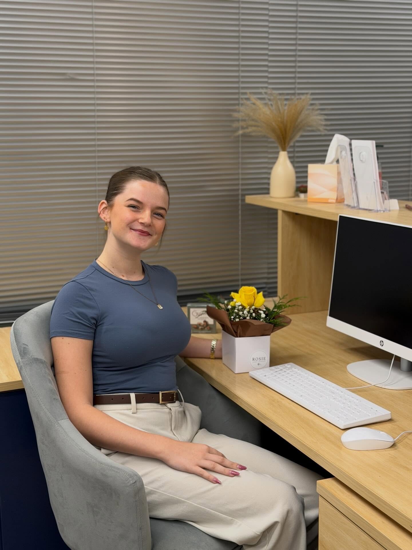 Welcoming Jess to the team as our Client Services Coordinator.❤️ Alongside her work at 4Women Psychology, Jess is studying to become a Paramedic so she is well practiced at staying calm under pressure 😜