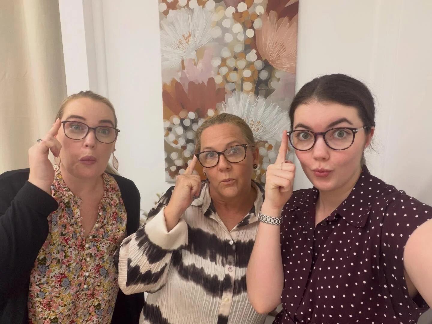Turns out tortoiseshell frames are the unofficial uniform for 4Women Psychology clinicians 👓 🐢 😂