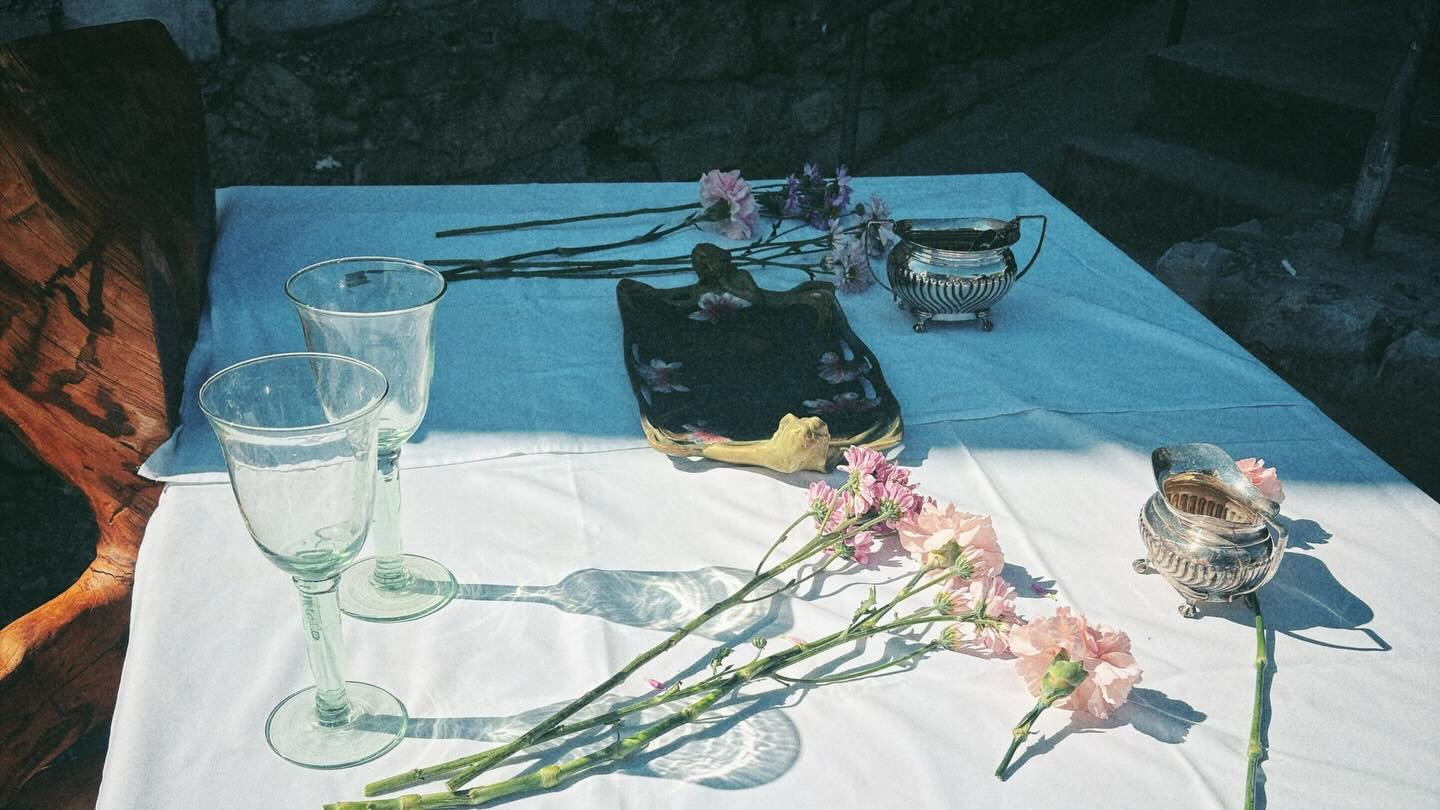 Roses fade. Drip is forever. Happy Valentine&rsquo;s from ESSE.

Las rosas se marchitan. El estilo es para siempre. Feliz San Valent&iacute;n de parte de ESSE.

#ESSE #ESSEStyle #ValentinesDay #Valentine2026 #design