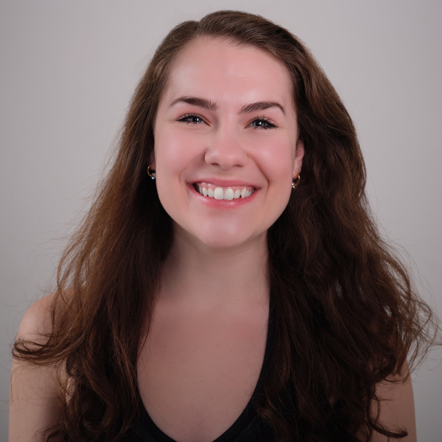 Professional Headshot of a young woman that works for JP Morgan