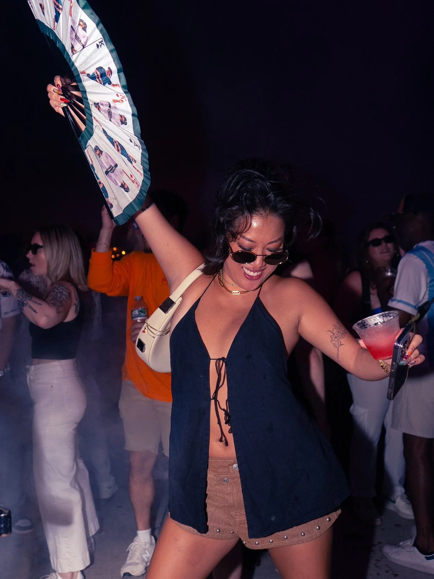 Knockdown Diaries: Summer Sessions
Faces in motion with @jworra leading the night. ✨💃🏻🪭
&bull;
Promoter: @entergrayarea
&bull;
#edm #nycdj #brooklynnightlife #djphotographer #edmlovers #KnockdownCenter #NYCNightlife #EventPhotography #LiveMusicLov