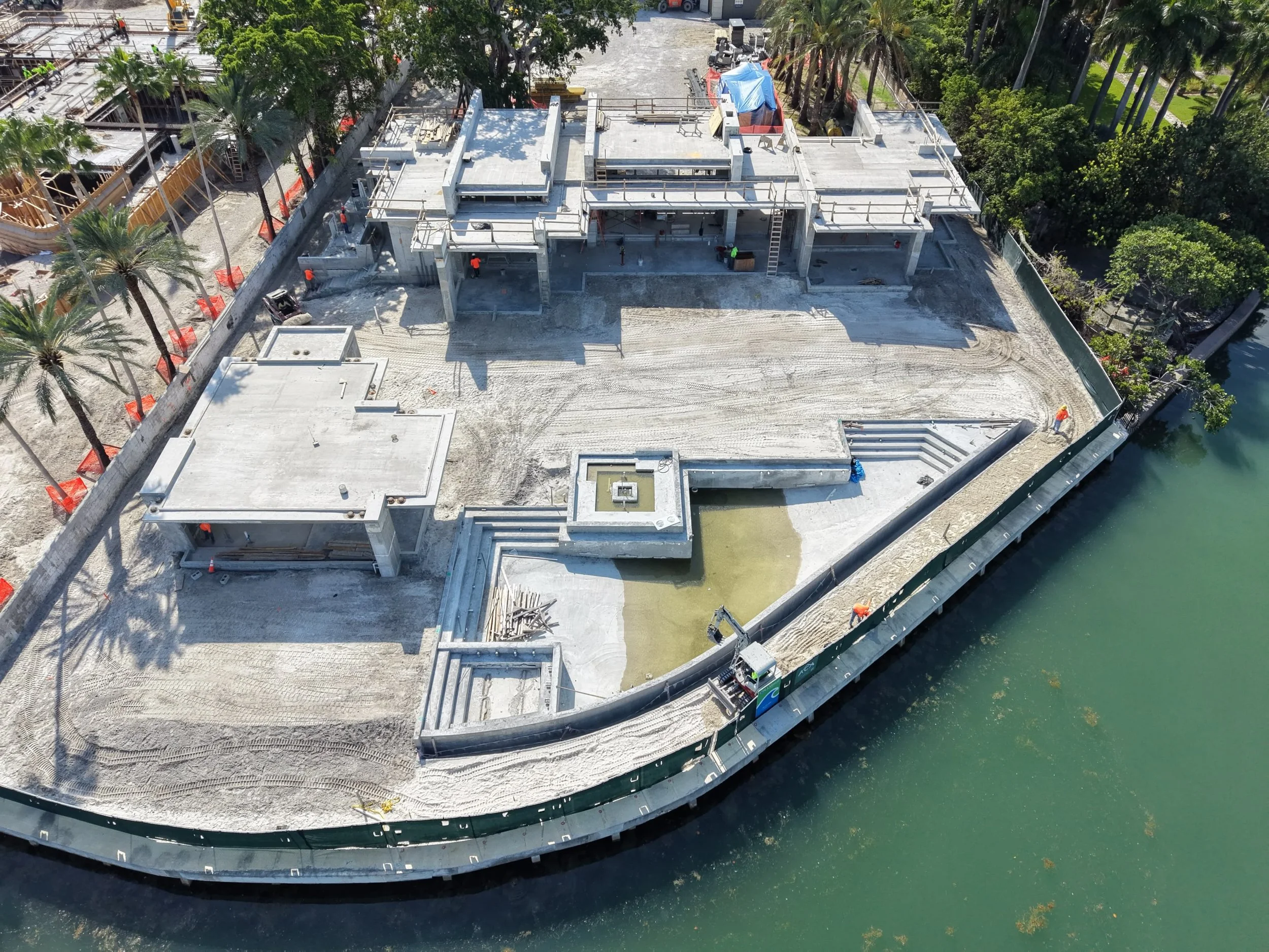 📍 N BAY ROAD, MIAMI BEACH 🏝️ 
COMPLETED: Shell &amp; Pool &amp; Civil ✅

CURRENT: Window Prep. 

NEXT: Window Installation + Framing + Waterproofing.

TEAM:
Design Architect: @scottmitchellstudio 
General Contractor: @builtbycoastal 
Structural Eng