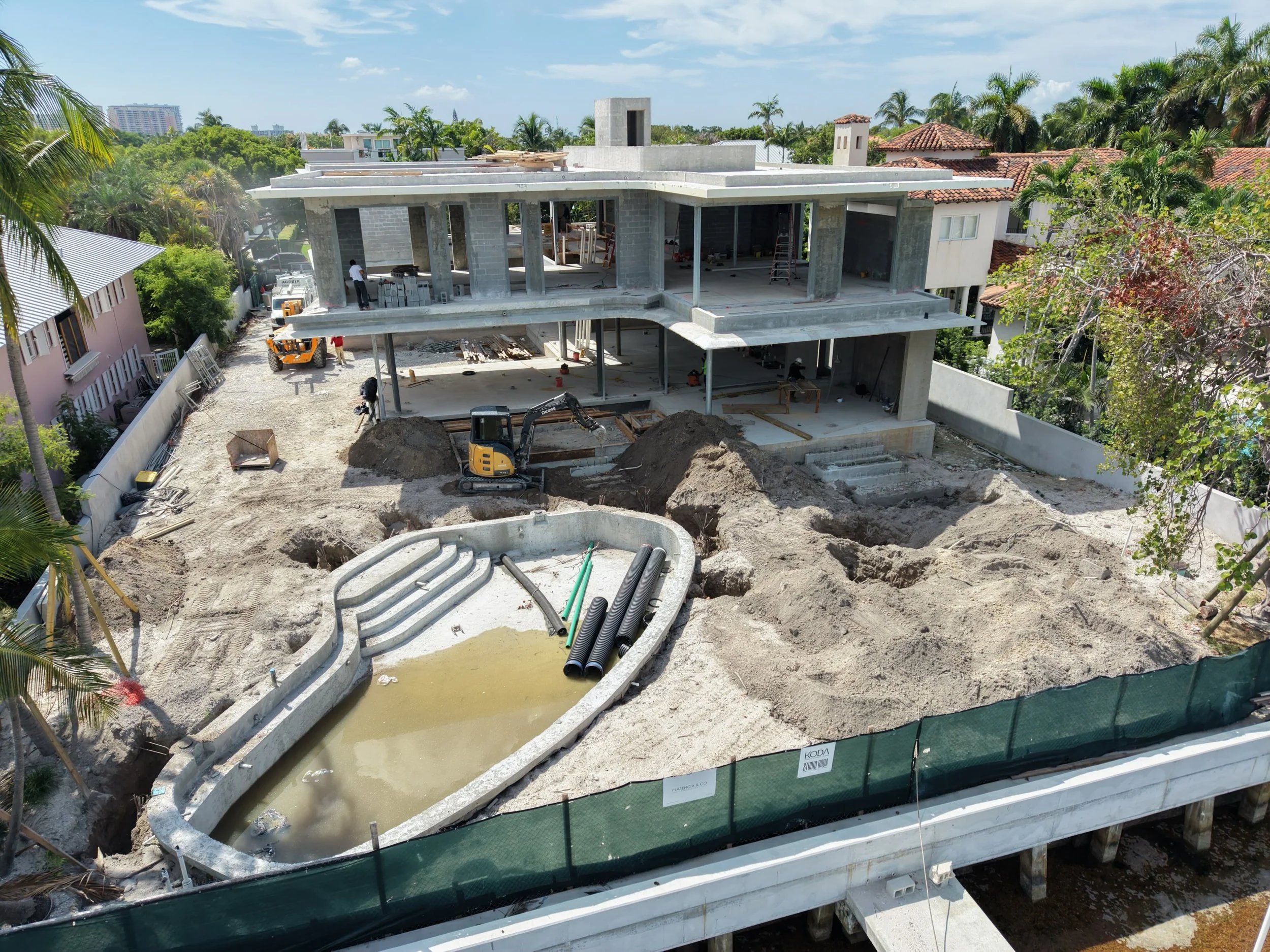 📍HARBOR DRIVE, KEY BISCAYNE 

COMPLETED: Shell 100% + Pool Shell 100%

CURRENT: Framing Layout 

NEXT: Window prep/ Waterproofing 

TEAM:
Design Architect: @koda_miami 
Interior Designer: @studioroda 
General Contractor: @plasencia_co 
Landscape Arc
