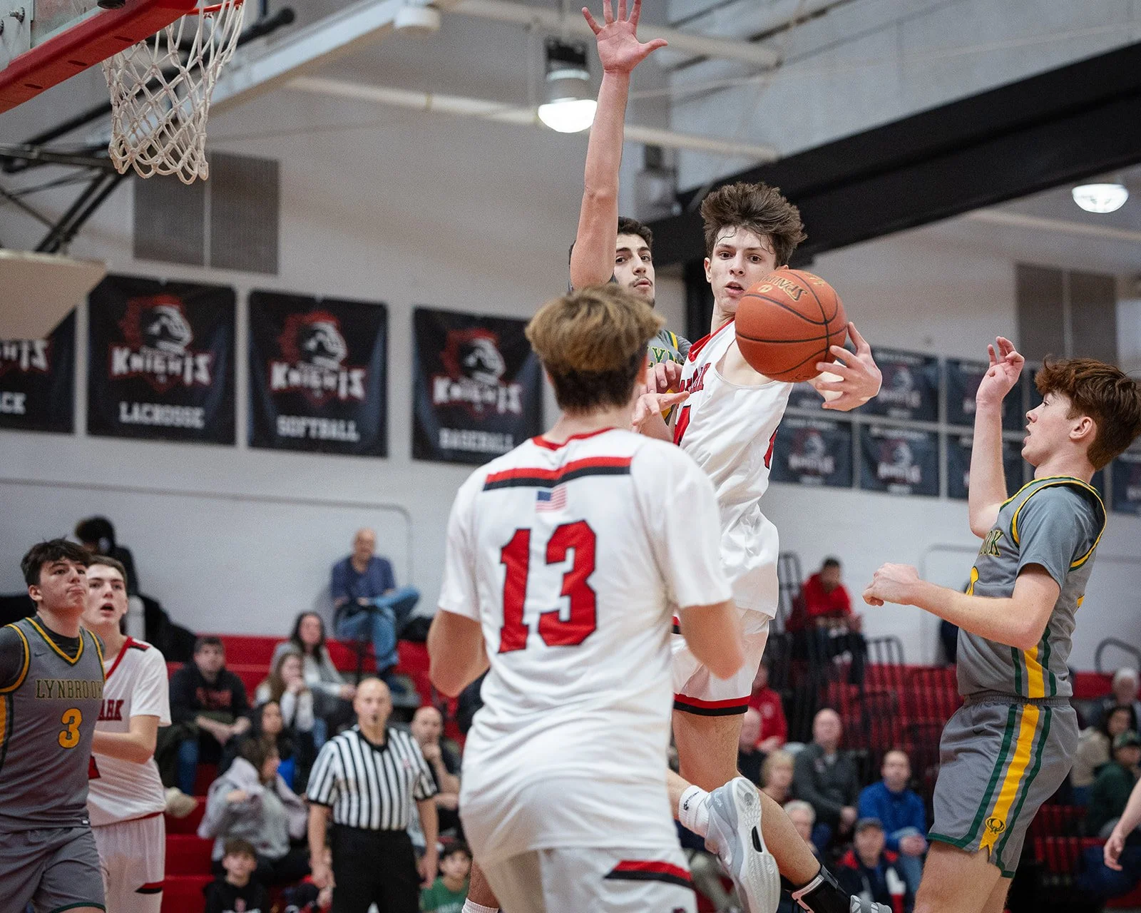 FPMBoysVarsityBasketball-2024-25Seasonb_vsLynbrook1-25-2025_0533.jpg