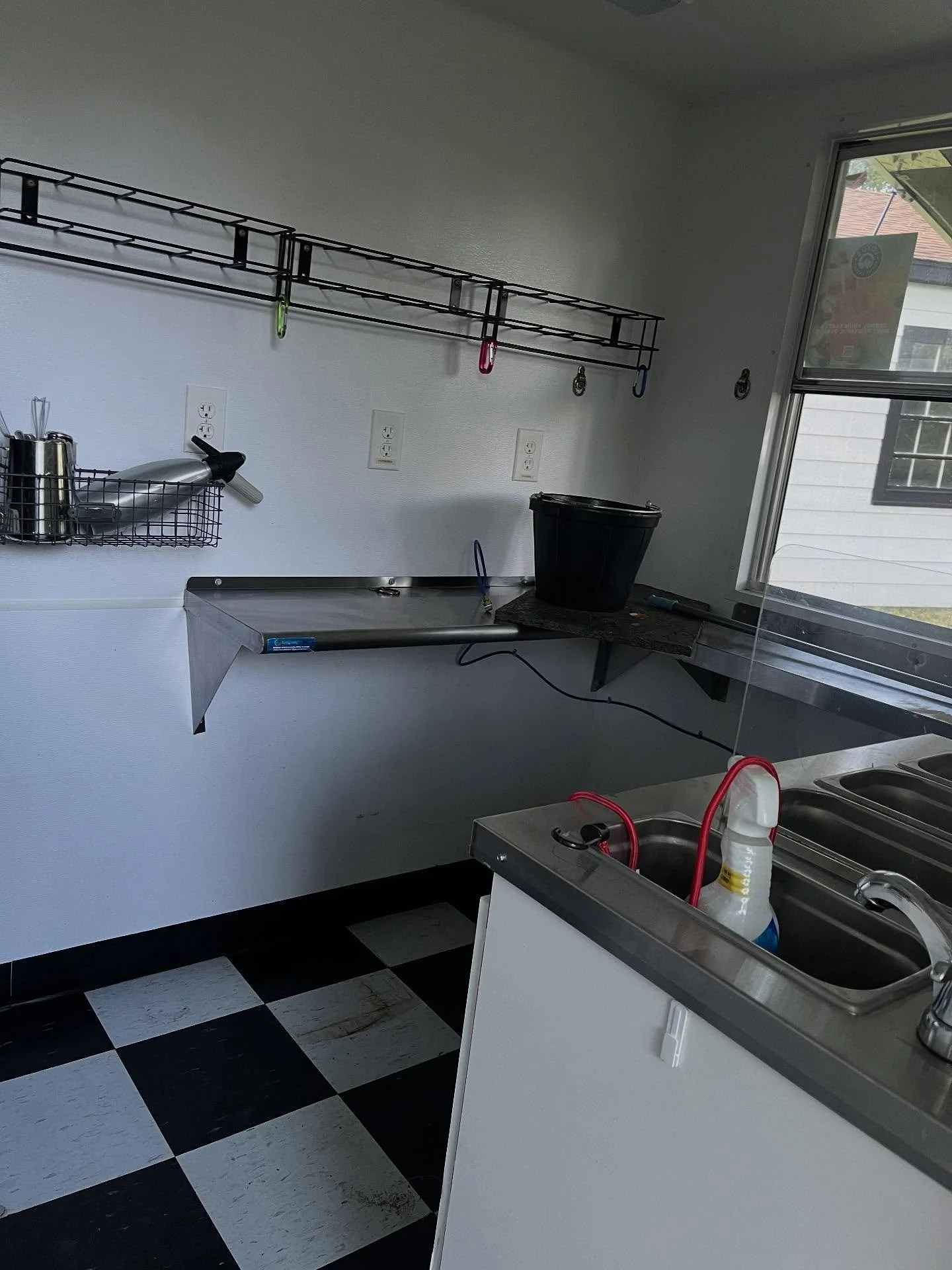 A little update for you all:)
I&rsquo;ve been working on this trailer slowly but surely on my days off!
It started out pretty boring and not very nice to look at&hellip; so I decided to change that! 
I put in new flooring today, and have been working