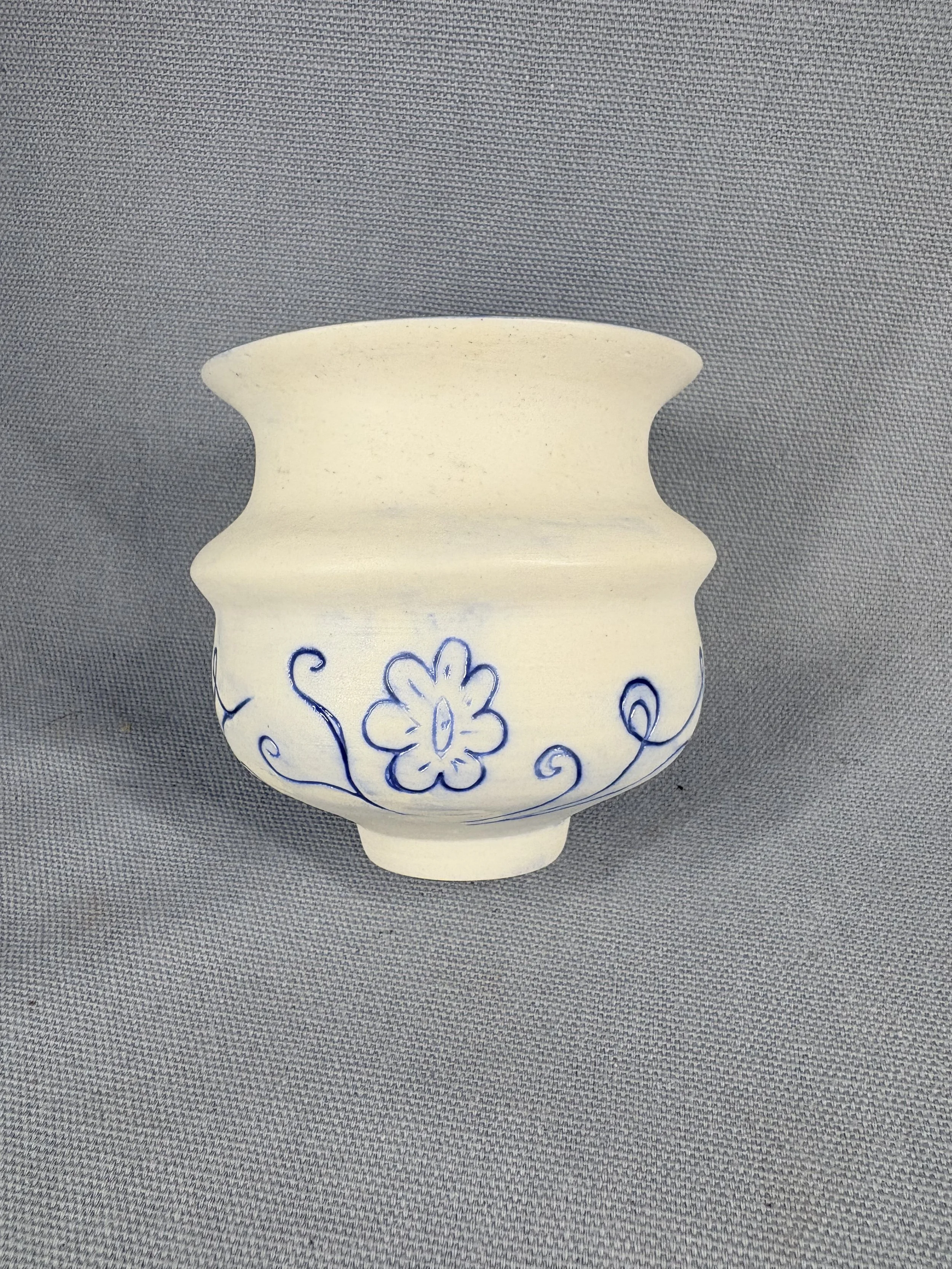 Blue & White Hand-Decorated Earthenware Bowl / Cachepot.