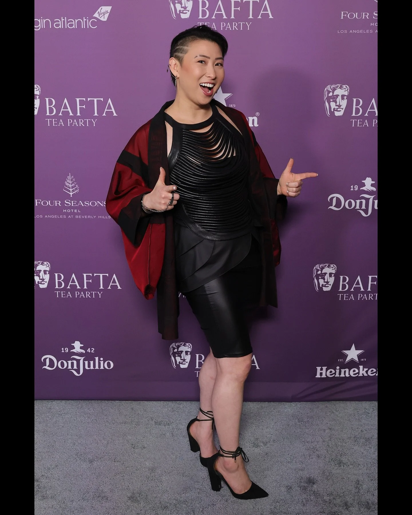 Had to hit em with the 👉🏼👉🏼
HONORED to be invited to the @baftaus Tea Time red carpet with the Breakthrough cohort. Some of my creative heroes were there. So too were miniature scones WITH Devonshire cream and jam already applied!!! 

💄HMU: @red