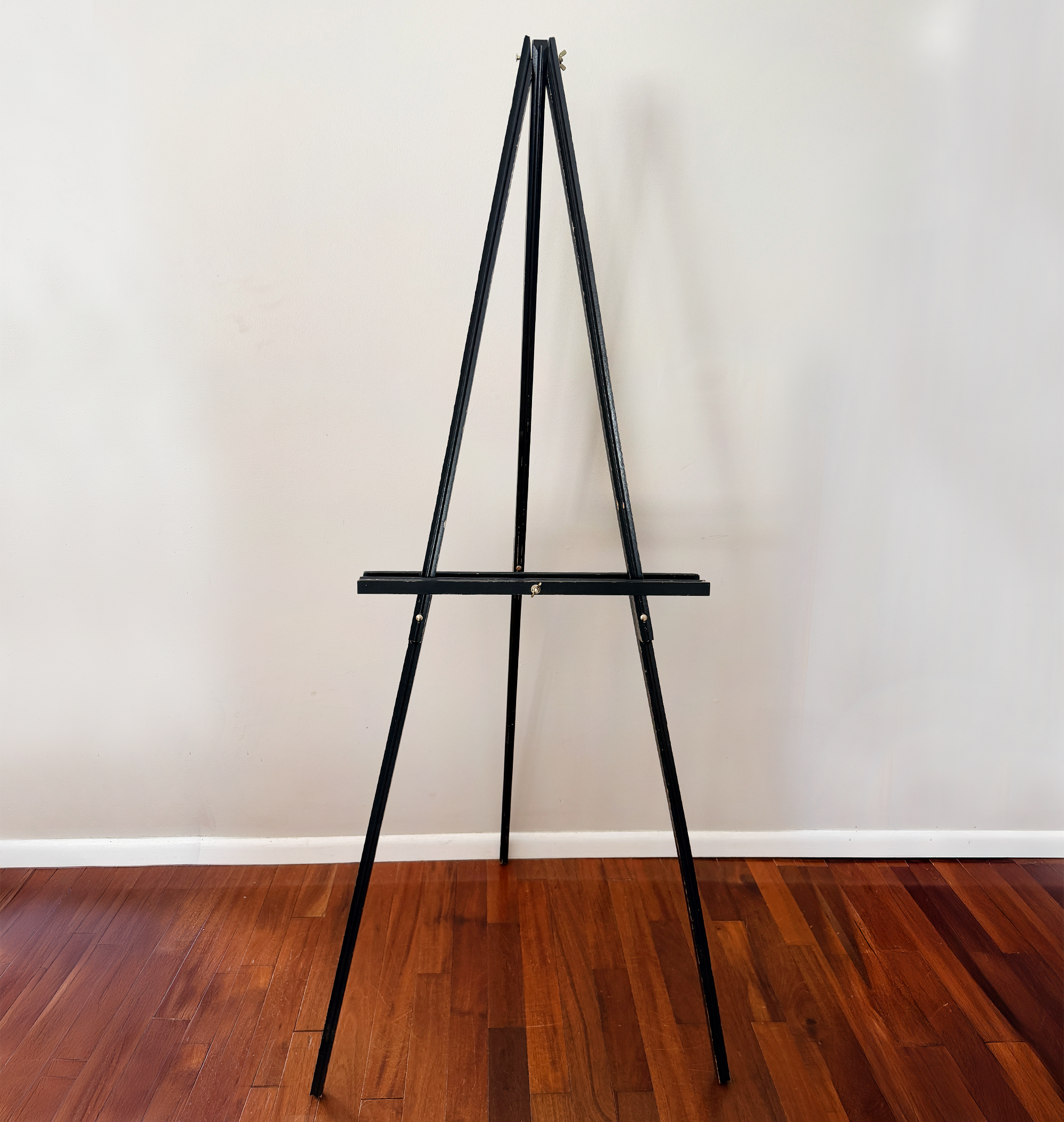 Black Easel | $10