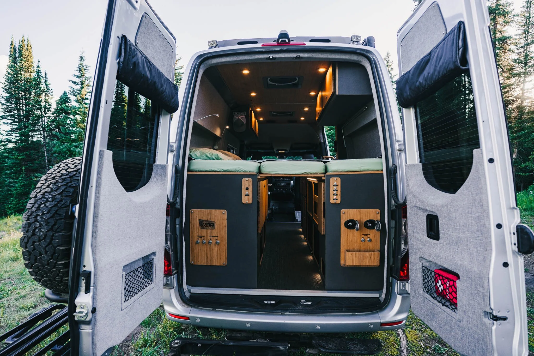 Custom Van Conversion_Lenado-06.jpg