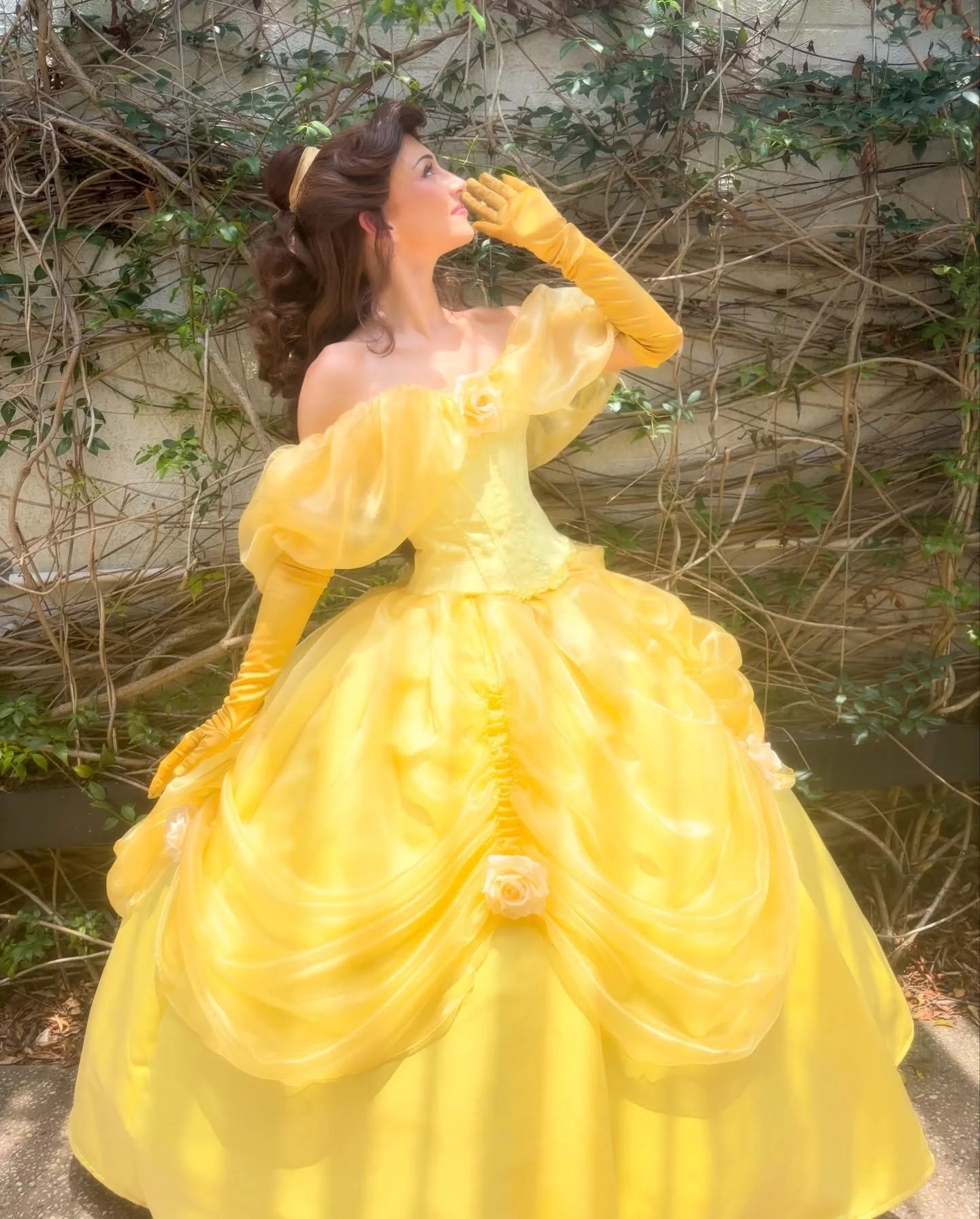 Princess Belle had an amazing time exploring the Sunday Street Fair this weekend! @caloundrastreetfair @visitcaloundra 👑✨💛Make sure to turn on post notifications to hear about our upcoming appearances! #caloundramarket #sunshinecoastbusiness #sunsh