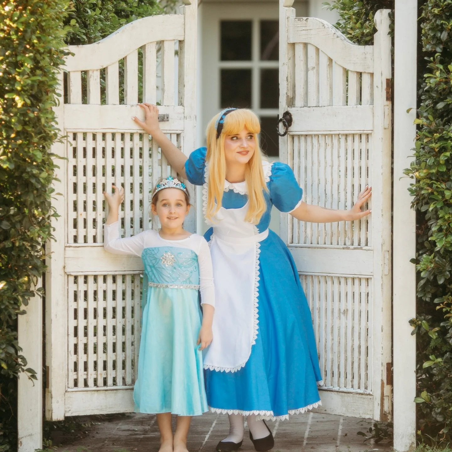 Curiouser and cuter by the minute! 🥺🩵💫

Step through the gate and into a world where imagination runs wild! If you have a Wonderland themed event coming up, Alice just might be that extra magic you need! ✨

Venue: @thesingingheartestate 
Photograp