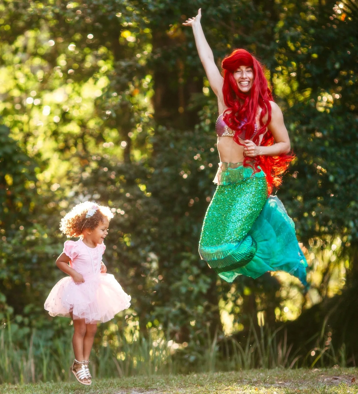 Make a splash tonight with Ariel! 🧜🏼&zwj;♀️✨

The Little Mermaid is swimming to the Cotton Tree Markets for a special meet &amp; greet from 5:30&ndash;6:30pm TODAY! 

Come say hello, snap a photo, and be part of her world for an unforgettable eveni