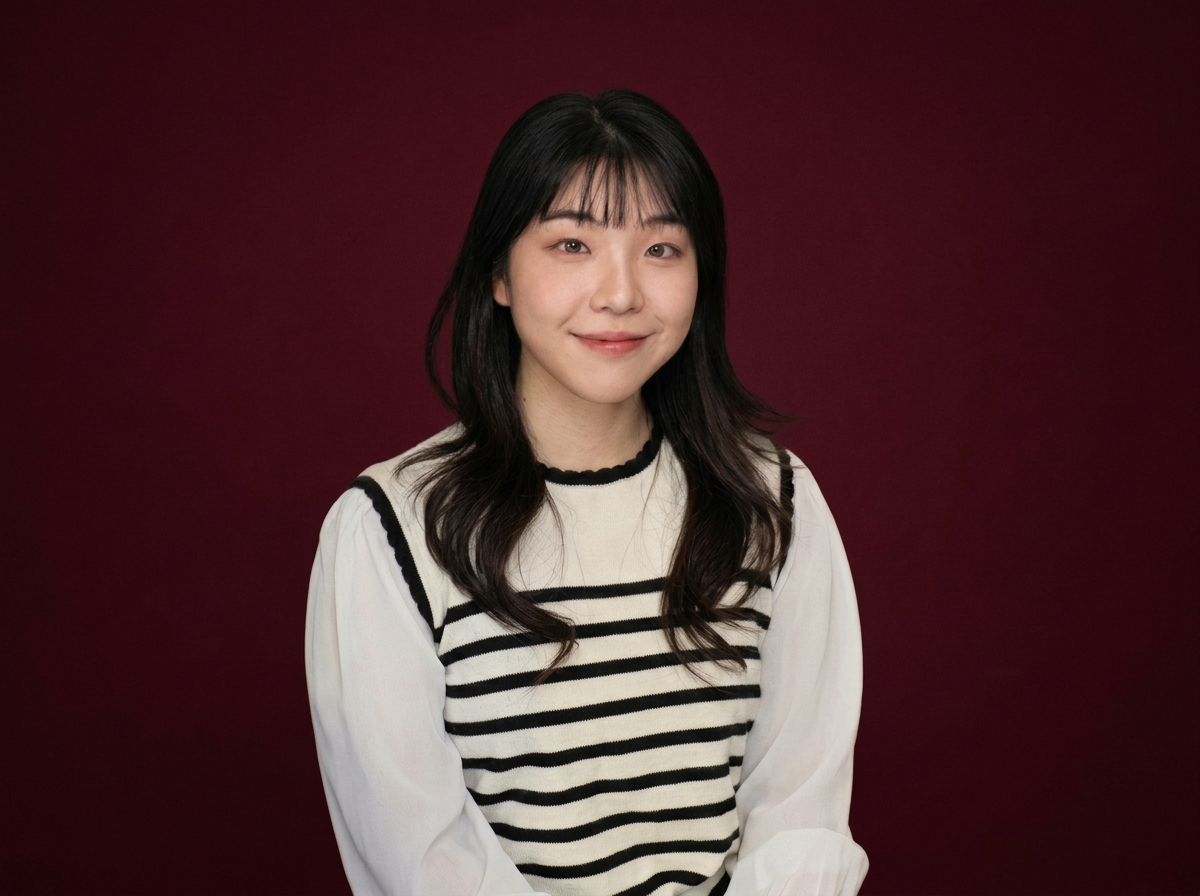 Experienced female chiropractor, Dr Joy Seok, fluent in English and Korean, specialises elderly chiropractic care, child chiropractic care, neck strain, and upper body stiffness.