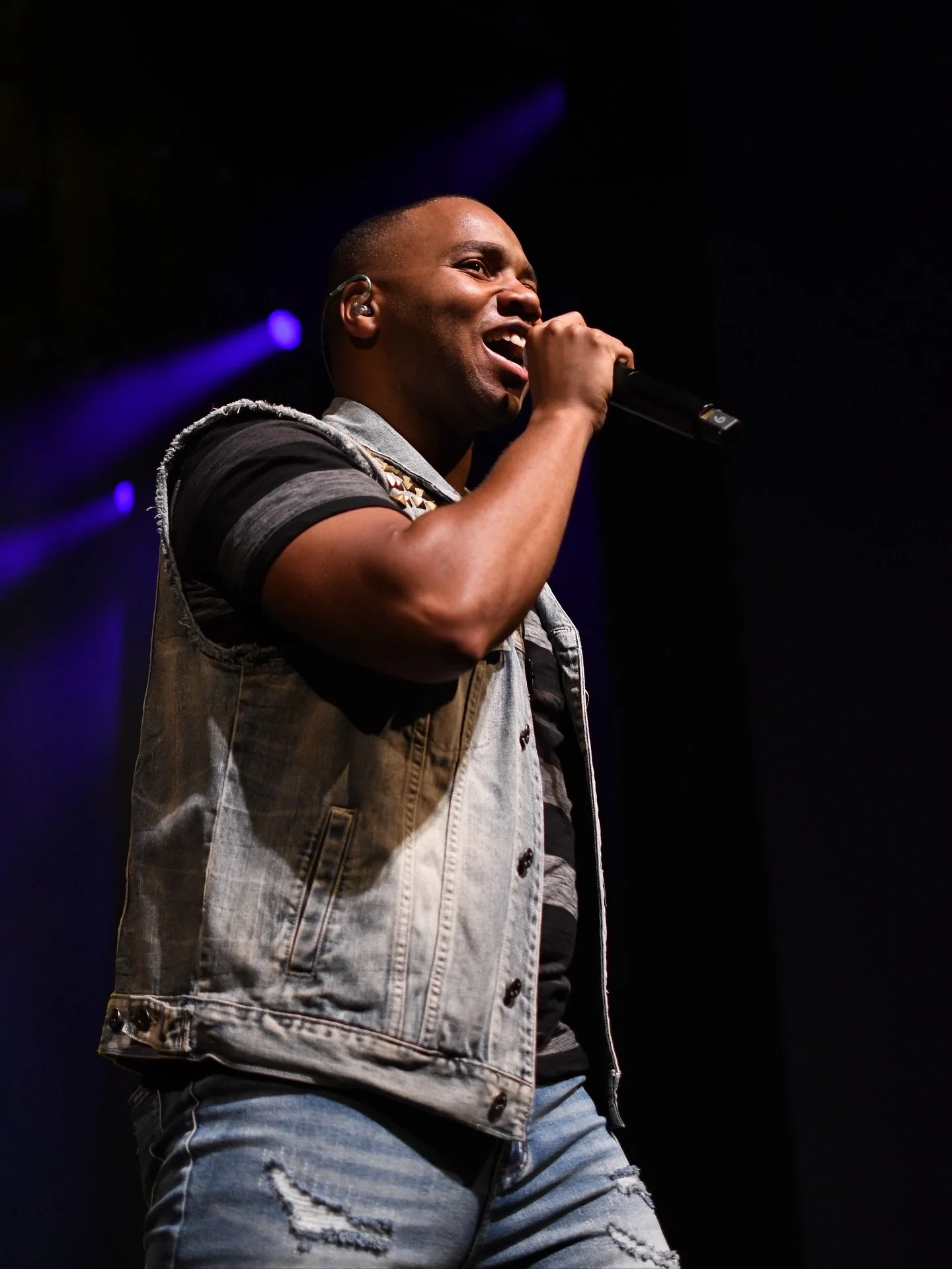 Work, work it harder
Gotta take it farther
No holding back
You know we gotta do it right now #pushittothelimit #jumpin 

🤸&zwj;♂️🎶