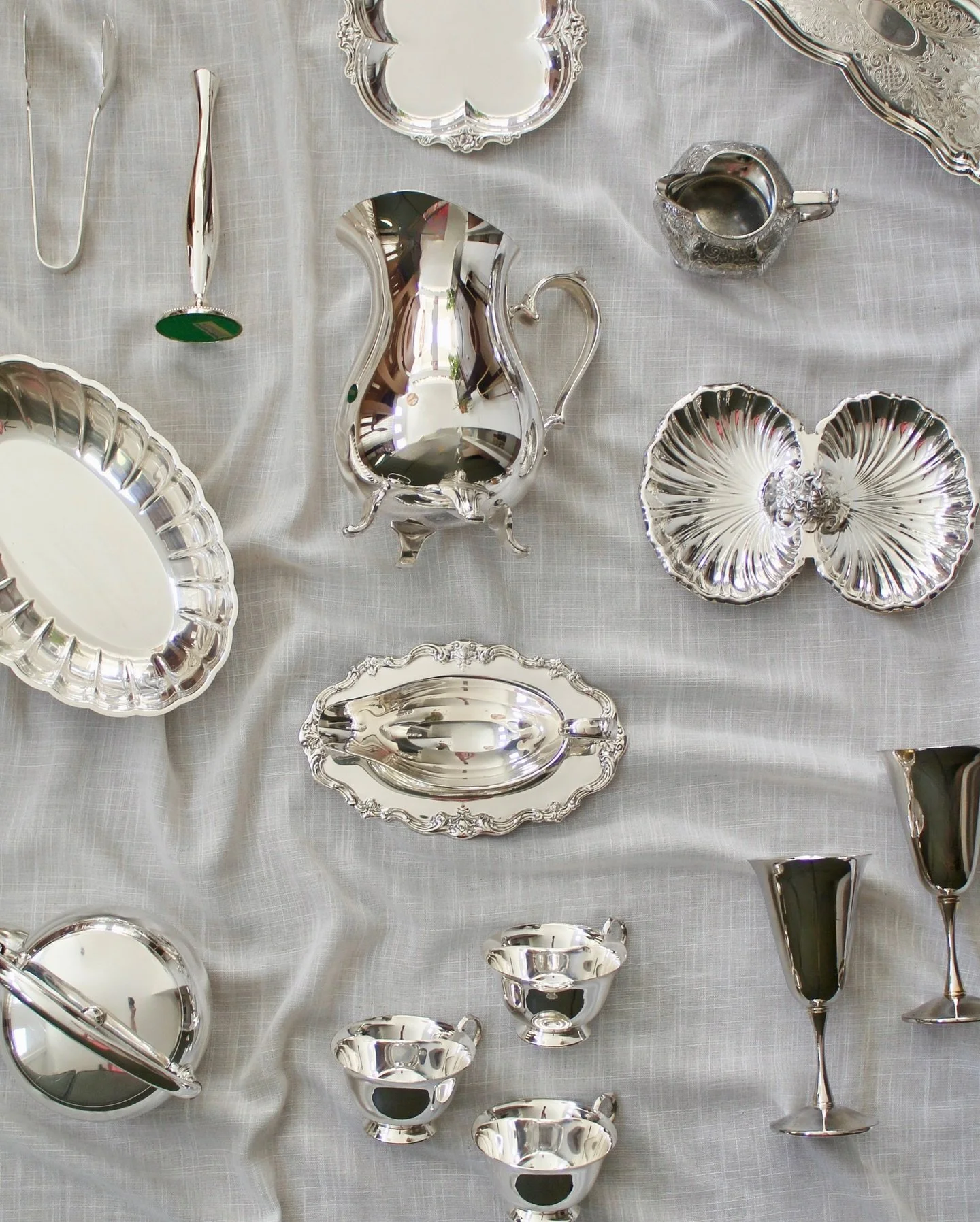 A little gleam goes a long way. Why silver? We feel it has a way of elevating even the simplest gathering. Each piece in our rental collection is chosen to help you create a table that feels warm and unforgettable. Perfect for low-key events, timeles
