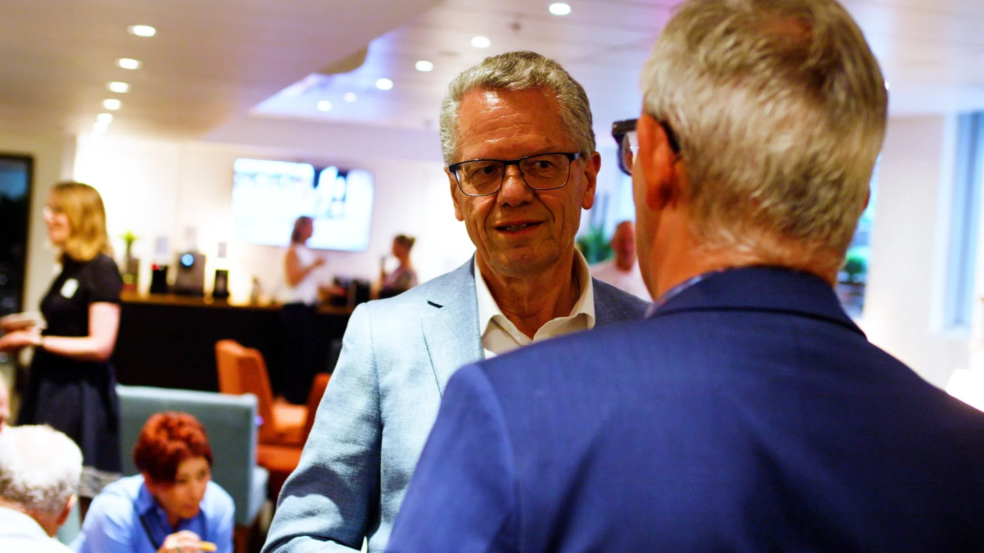 Rusehes and B roll Afke.00_09_30_14.Still010.jpg