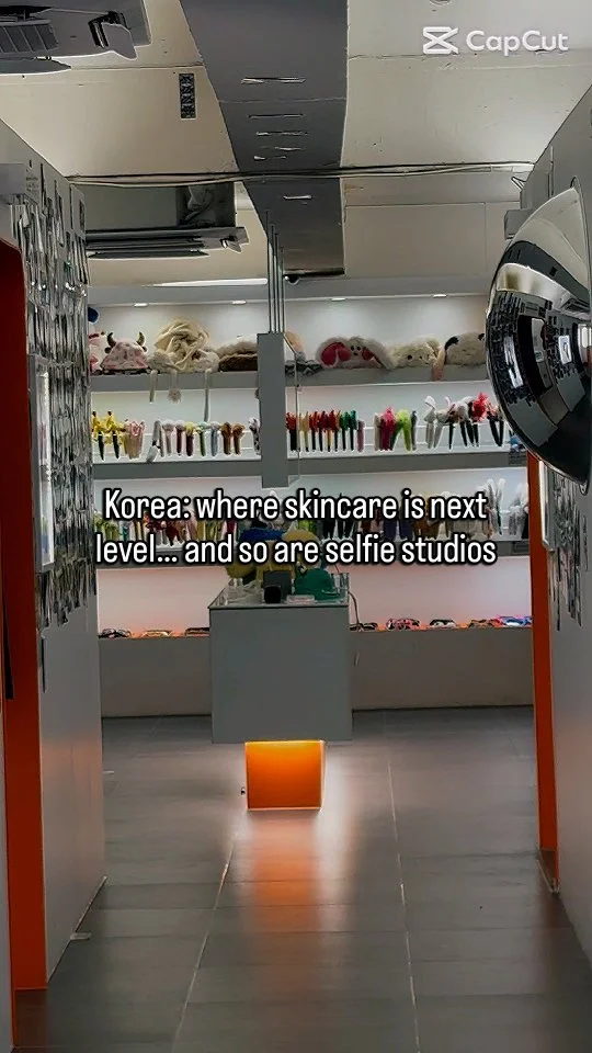 In Seoul, everything is on another level — from skincare to selfie studios β¨πΈ
Just like K-beauty transforms your skin with that radiant glow, these studios turn every photo into a masterpiece. That’s the magic of Korea — innovation