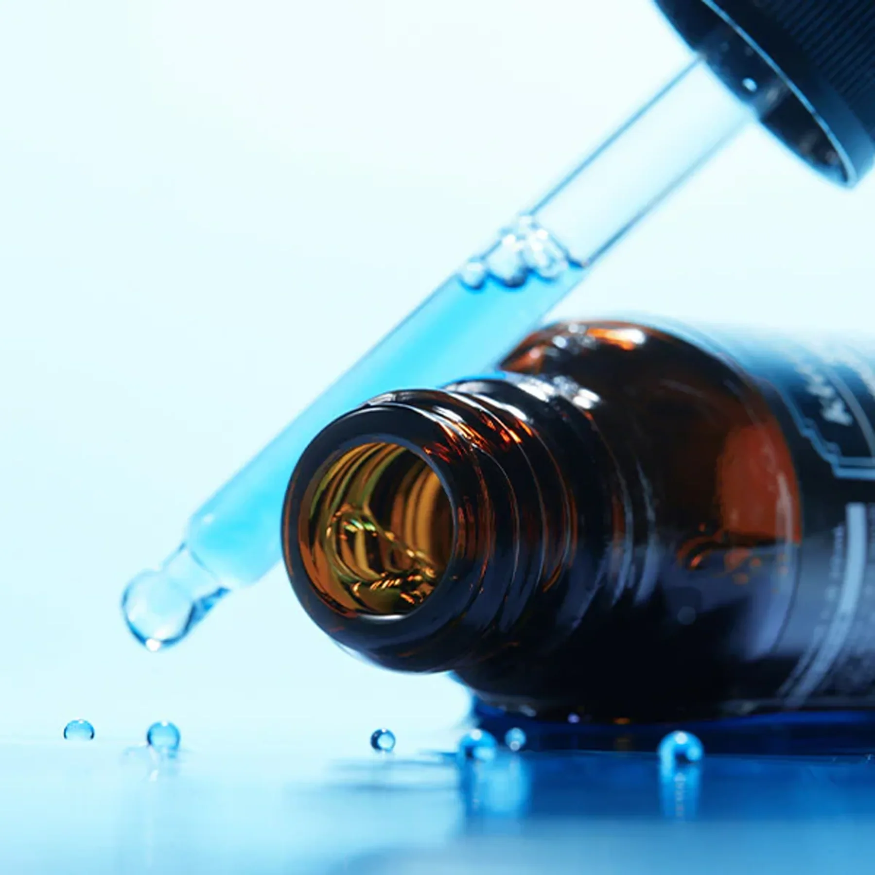Why Are Blue Skincare Products Suddenly Everywhere? From Guaiazulene to Copper Peptides