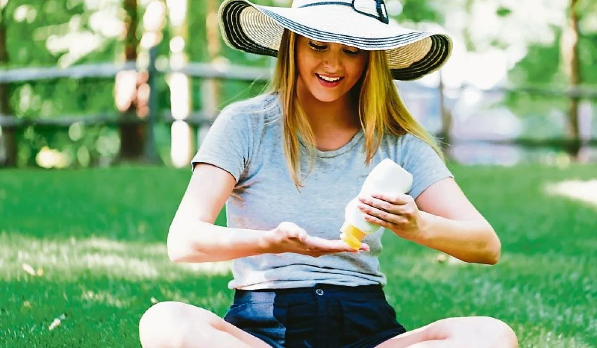 reappyling sunscreen