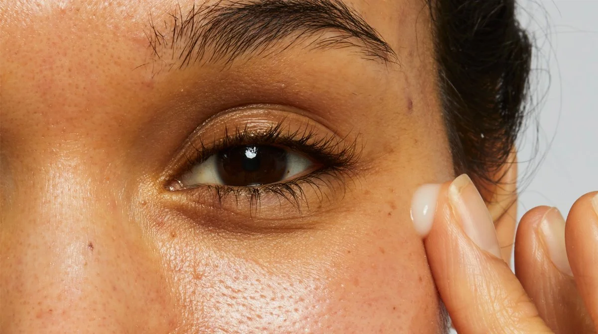 sun serum on skin
