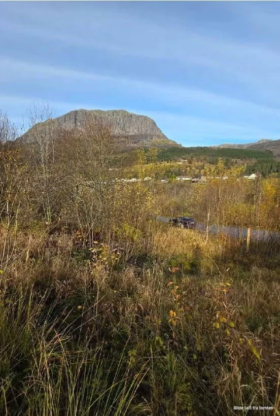 Dvergsdal sunde bygstadhaugane 2.jpg