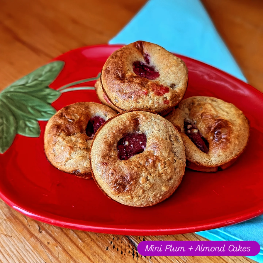 Mini Plum and Almond Cakes 🍑