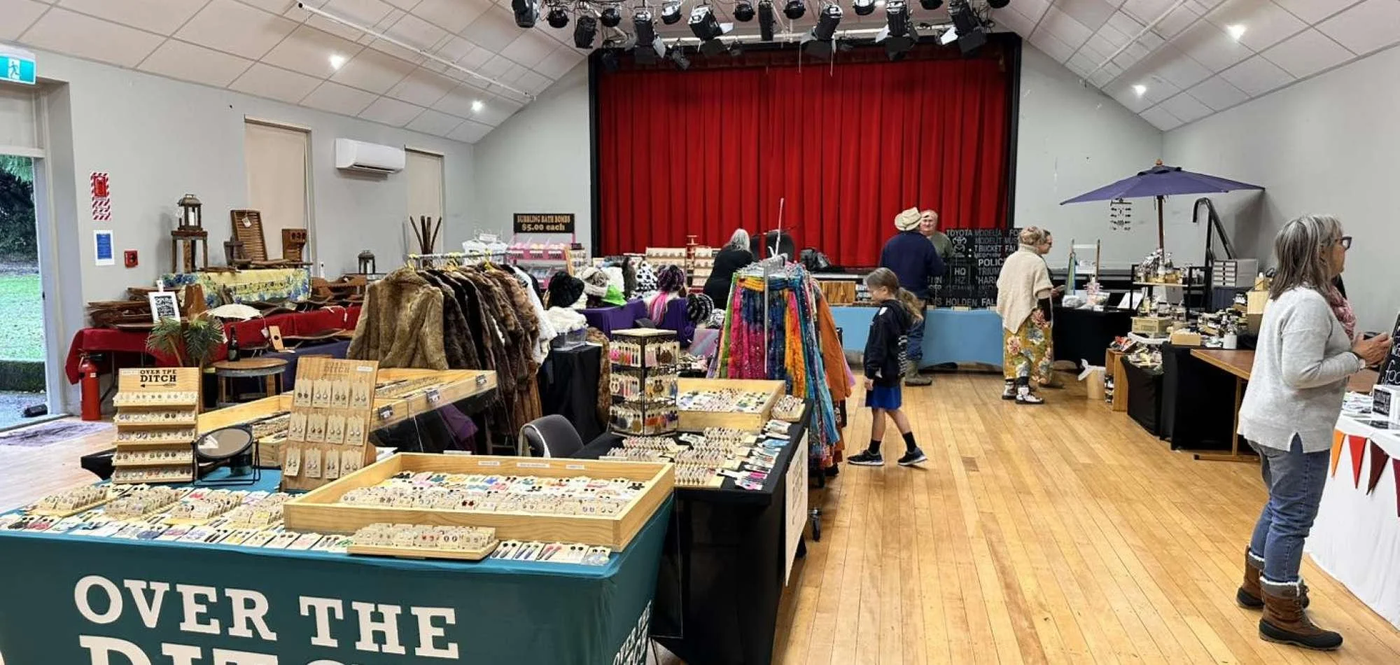 event Alpine craft market.jpg