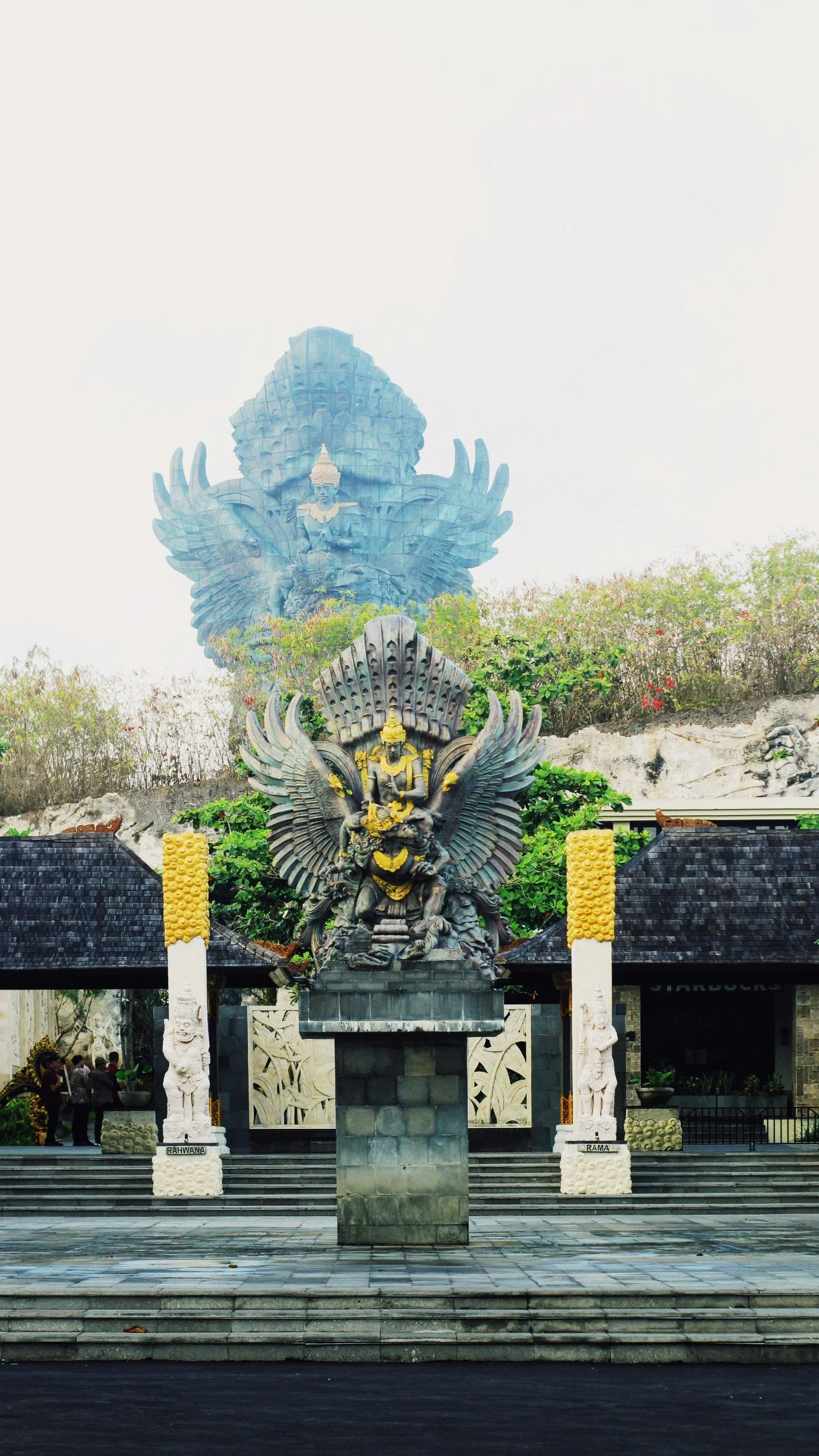 fauzan-azizi-cOL8w8gKFTU-unsplash.jpg