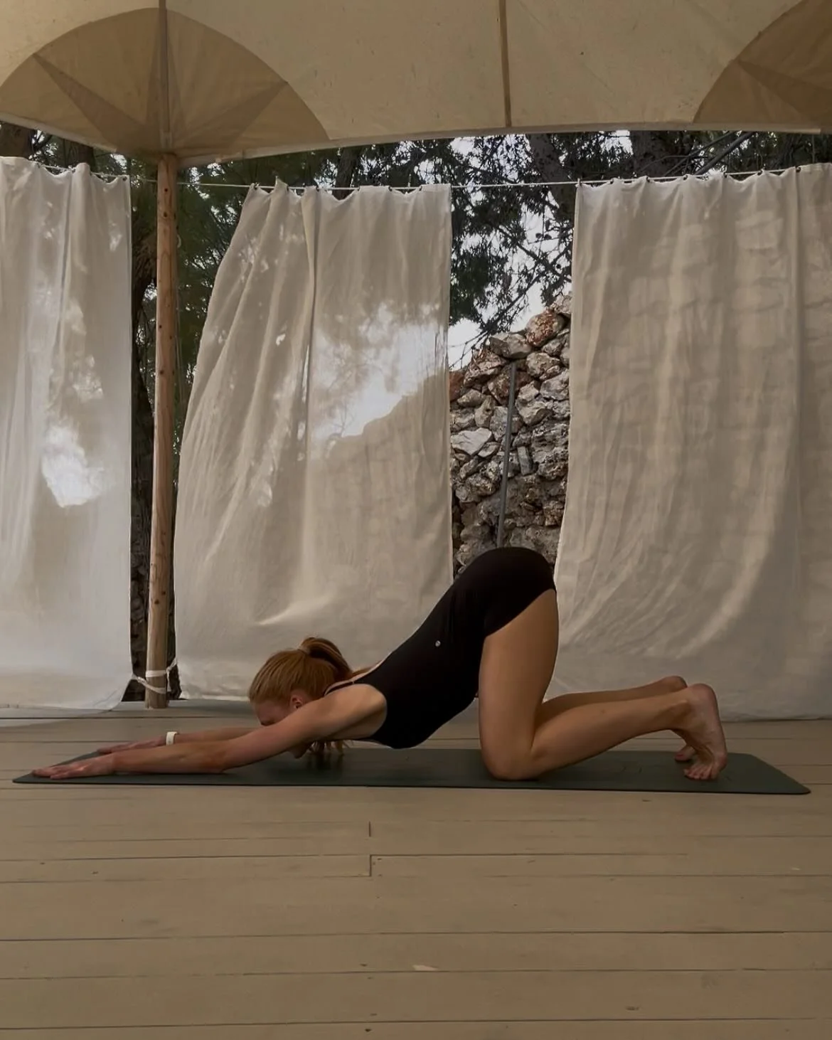 Join me for vinyasa, slow flow, pilates or rest &amp; restore - at Peligoni&rsquo;s beautiful studio overlooking the sea 🌊

And what a delight it&rsquo;s been so far @peligoni @oyogo.london 🥰