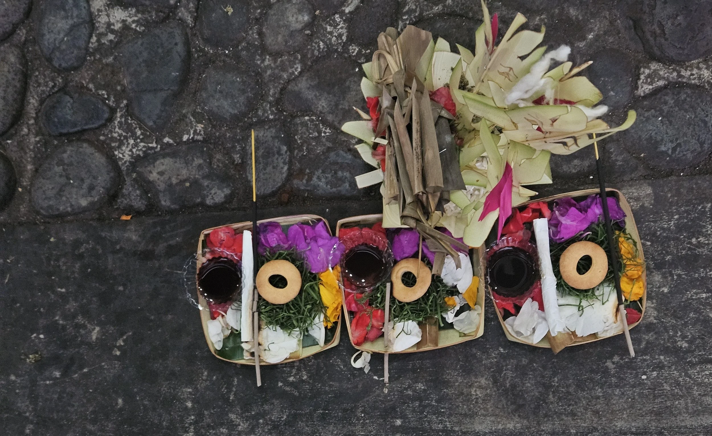 balinesiske-offergaver-ubud-bali-boblerejser.jpg