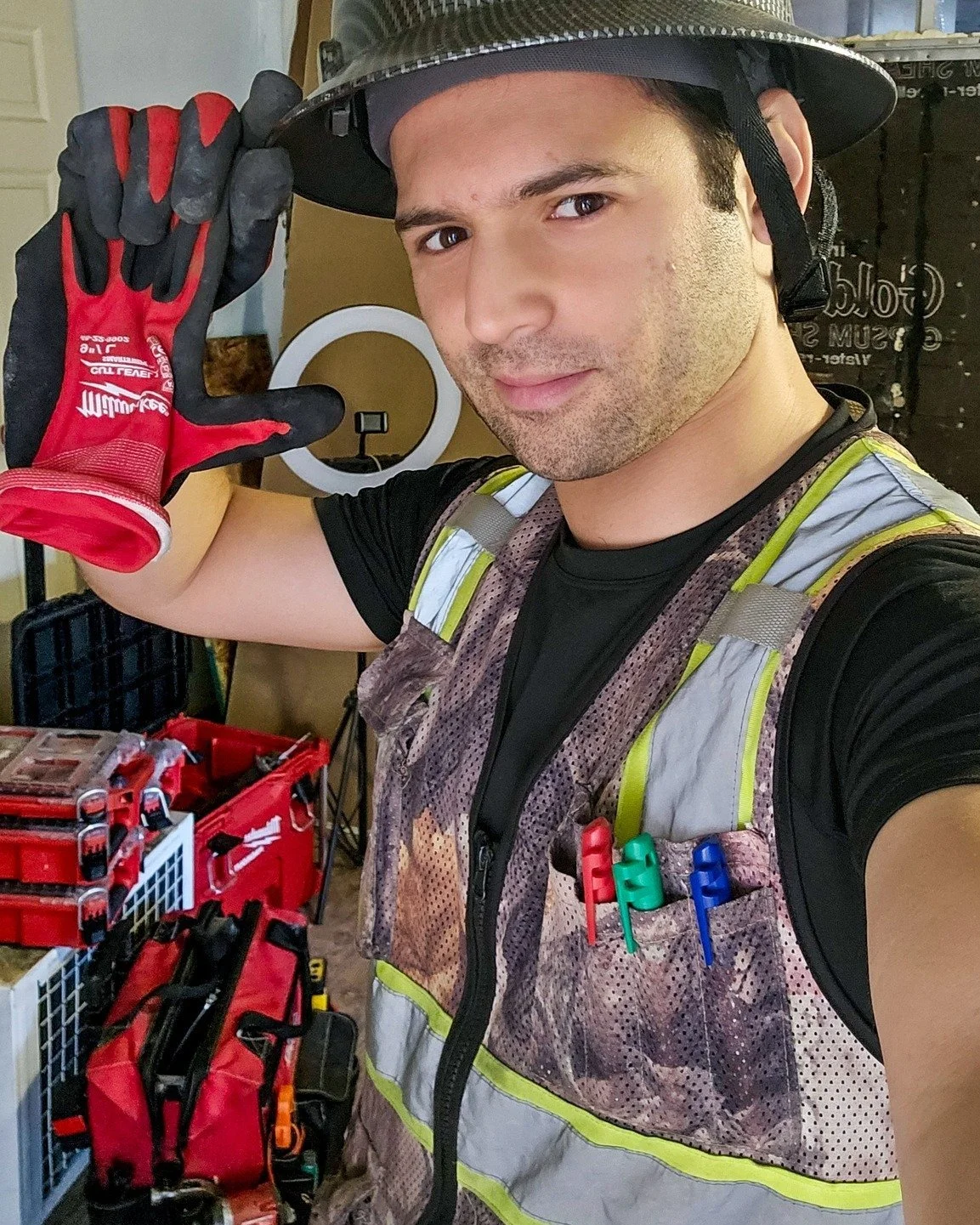 We deliver our services with the highest quality according to the national codes and under the supervision of our masters to satisfy our valued customers.
-
Maintaining all quality work with safe manners. 
.............
#panelupgrade #outletupgrade
#