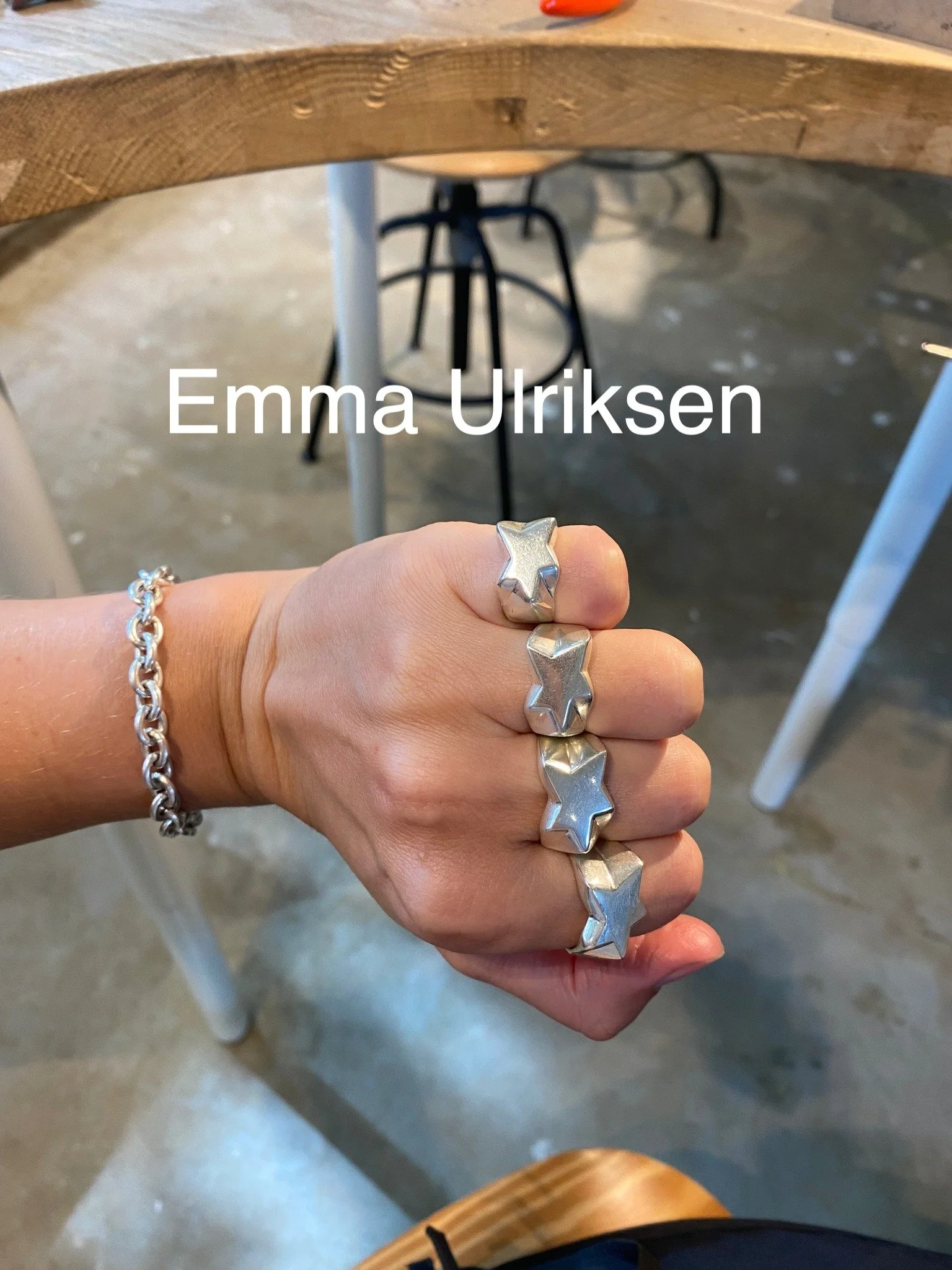M&oslash;d Emma Ulriksen p&aring; DESIGNKRAFT l&oslash;rdag 4/10

Emma Ulriksen er smykkedesigner med base i Kolding og studerer i &oslash;jeblikket Accessories Design p&aring; Designskolen Kolding. Hendes arbejde udspringer af en nysgerrighed p&arin