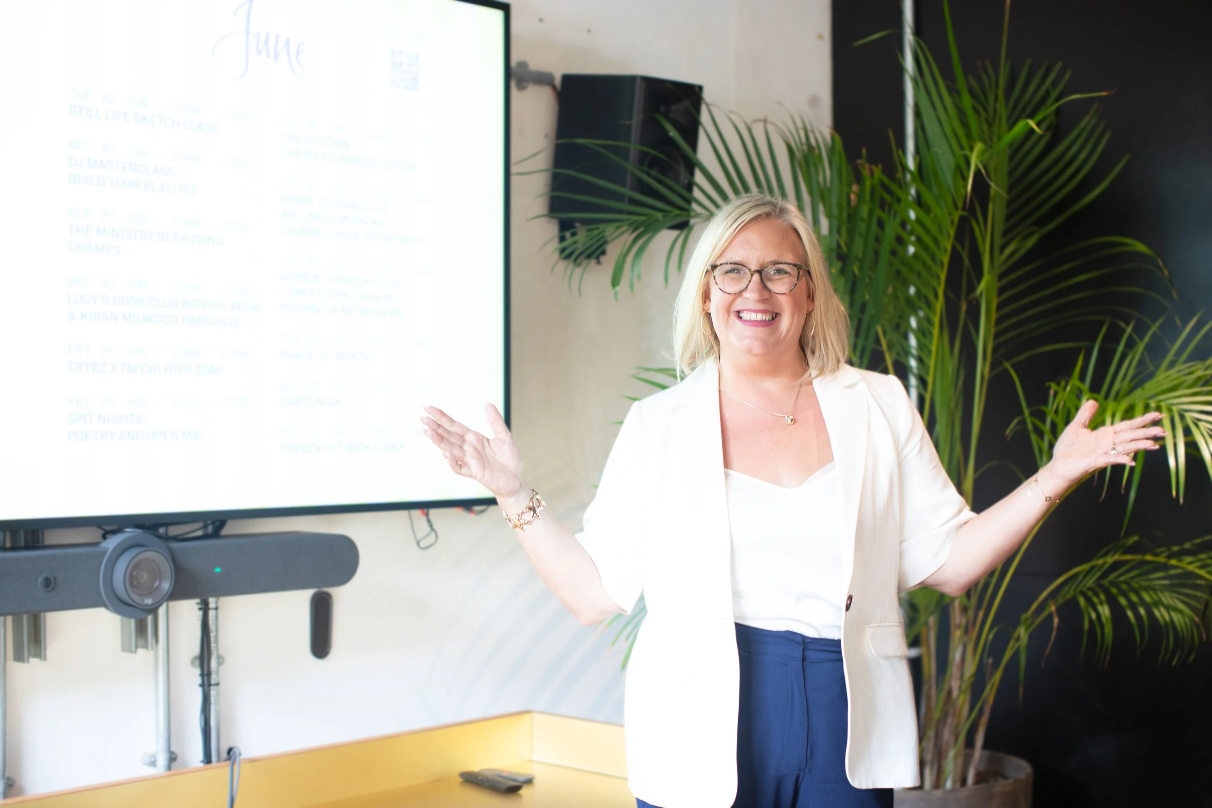 Client Case Study: From Self‑Conscious Presenter to Audience‑First Communicator&nbsp;