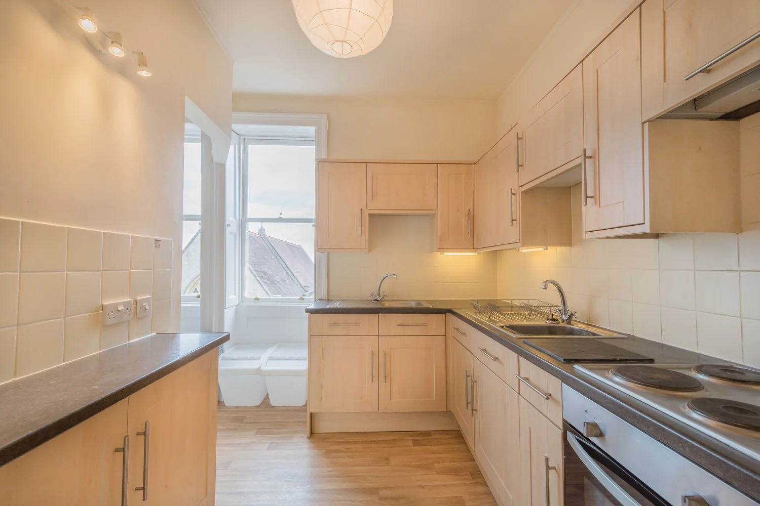 6 Burlington St - Maisonette -18.jpg