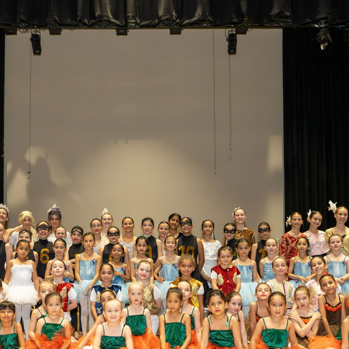 Backstage at Cinderella 💙
It&rsquo;s more than a show, it&rsquo;s a community.
Kids lifting each other up, parents jumping in to help, and everyone working together.
Feels like one big family. 💛

#balletindubai #lifeattnbs #showhighlights #showphot