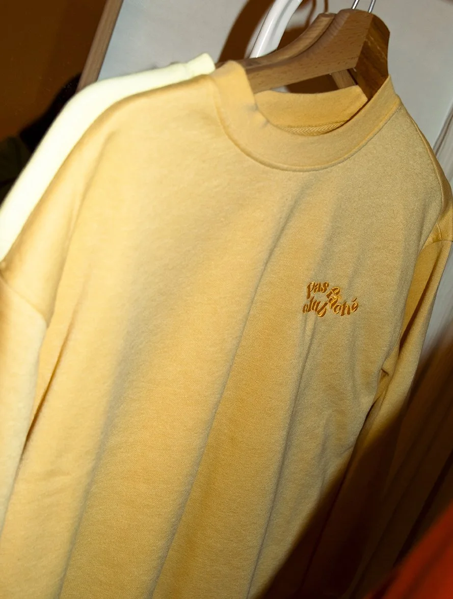 Sweat femme brodé upcyclé pas fâché