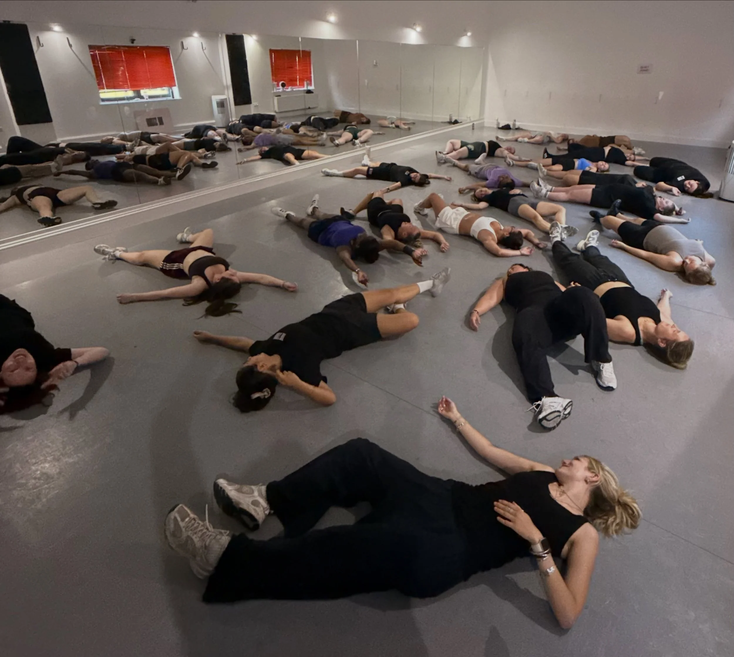 Final rehearsal in the heatwave? Completed it😎🤣

Yes we&rsquo;re crazyyy dancing in this heat but we have a show to do🤪

Just over a week to go!!!🤩 tickets still available to buy via the link in our bio🩷

#TheStudio #adultdanceschool #woking #sh