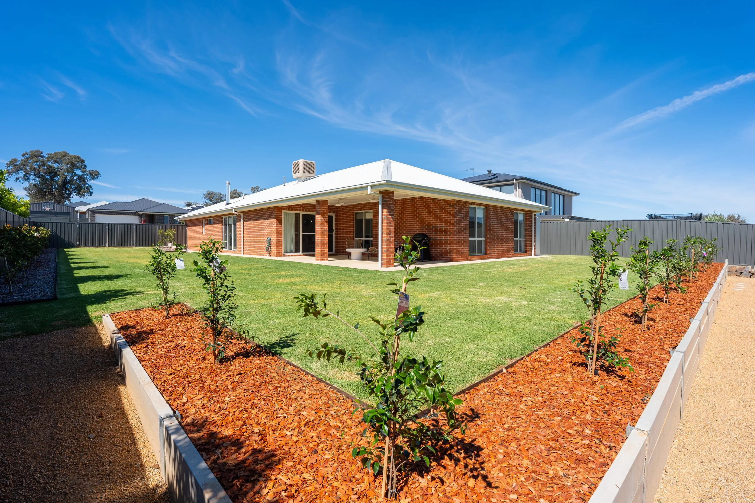 aaa back o0f house and yard.jpg
