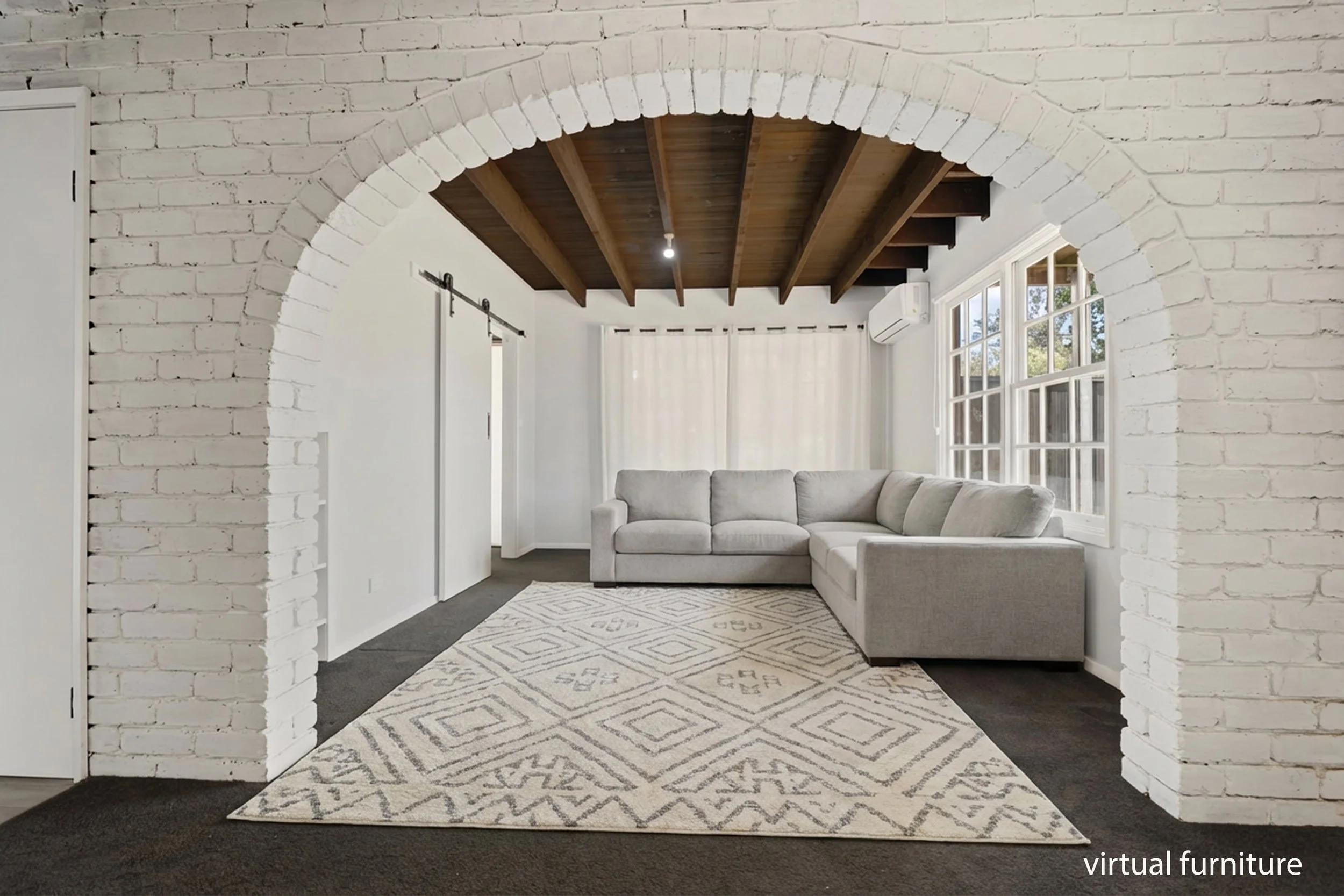 1 king loungeroom.jpg