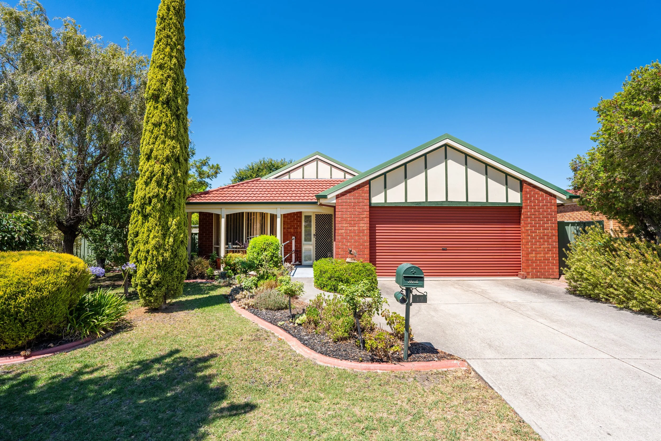 17 Emma Way Glenroy NSW 2640