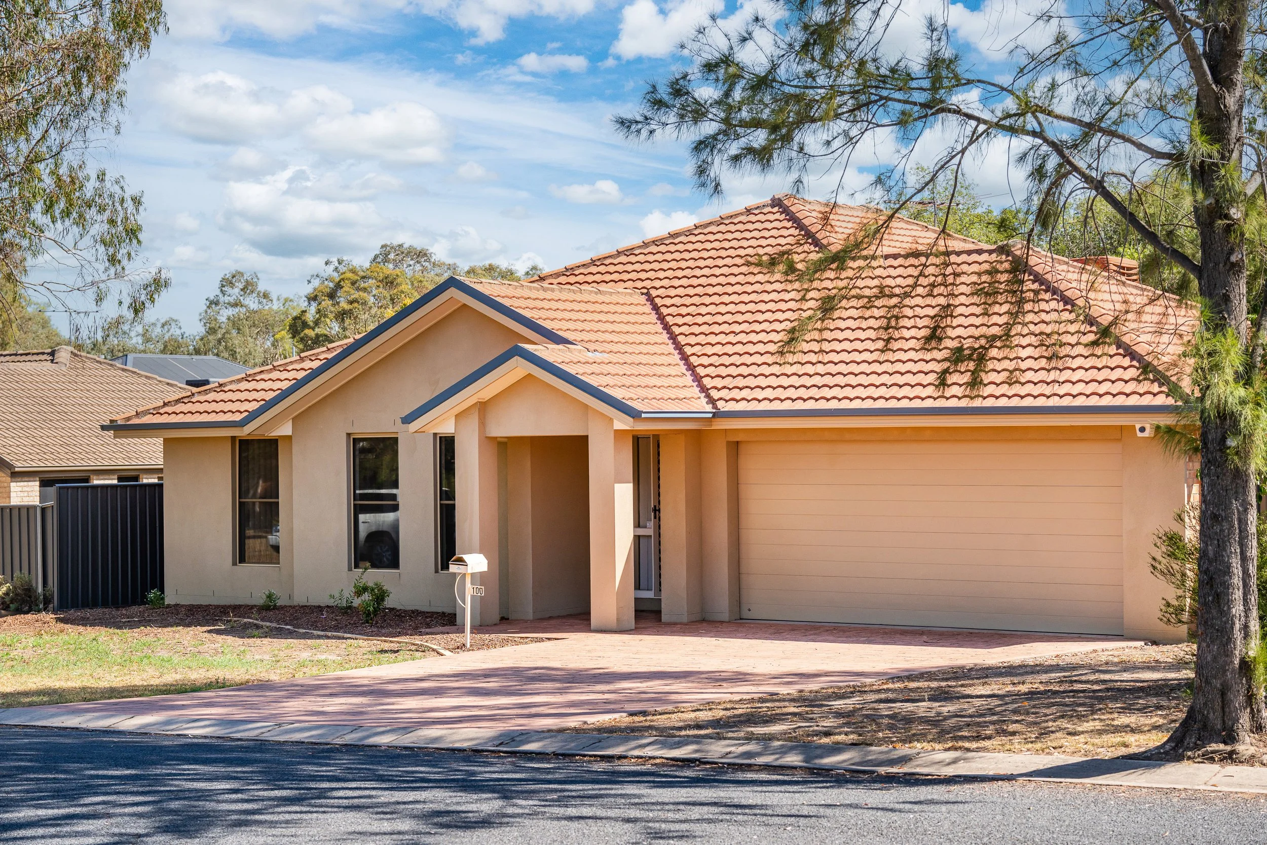 100 Hotham Circuit Thurgoona NSW 2640