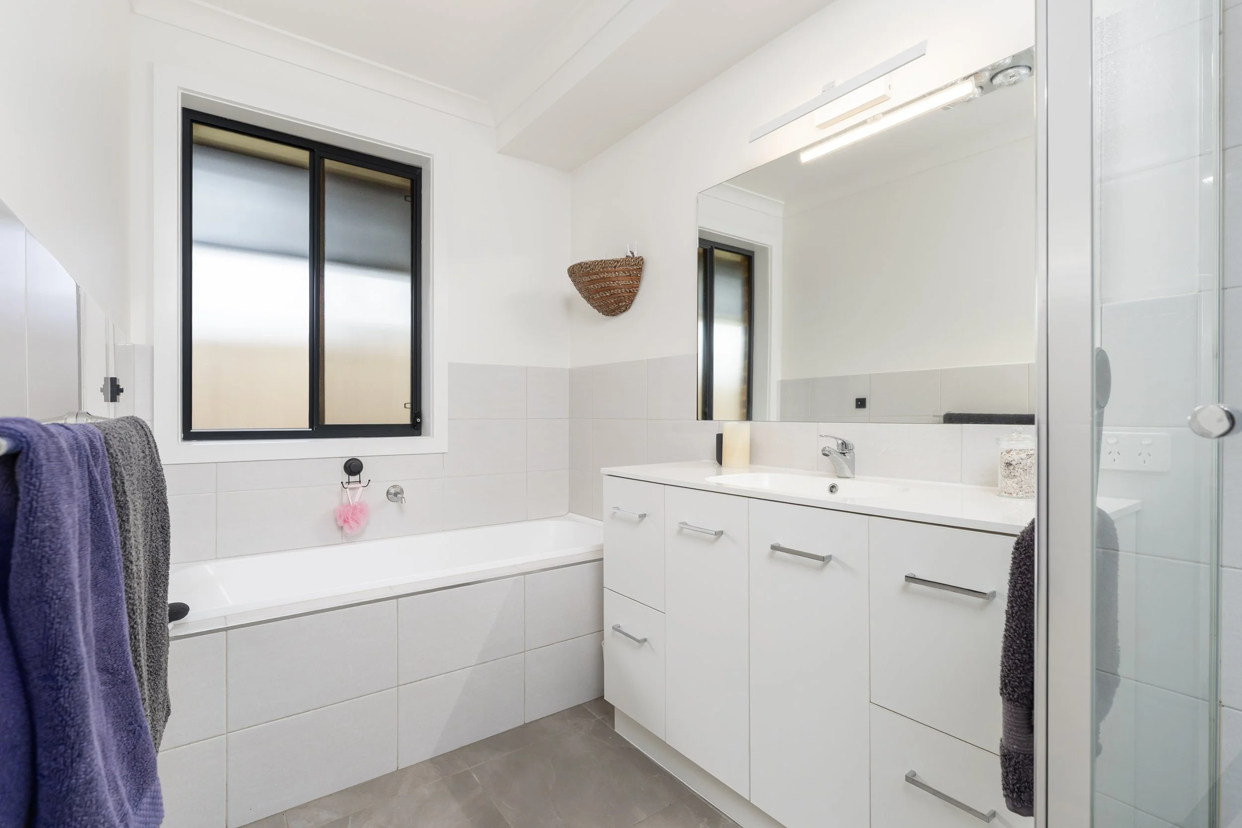 A BATHROOM.jpg