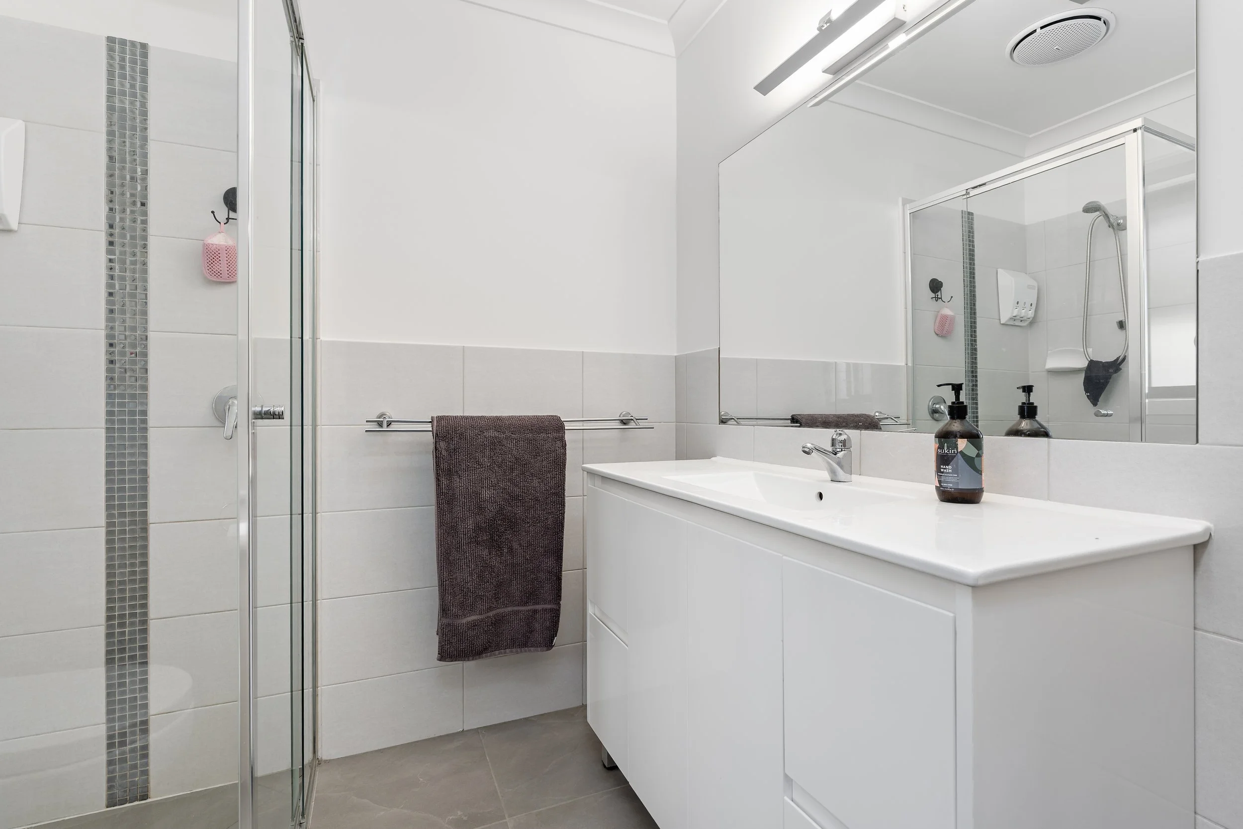 A ENSUITE.jpg