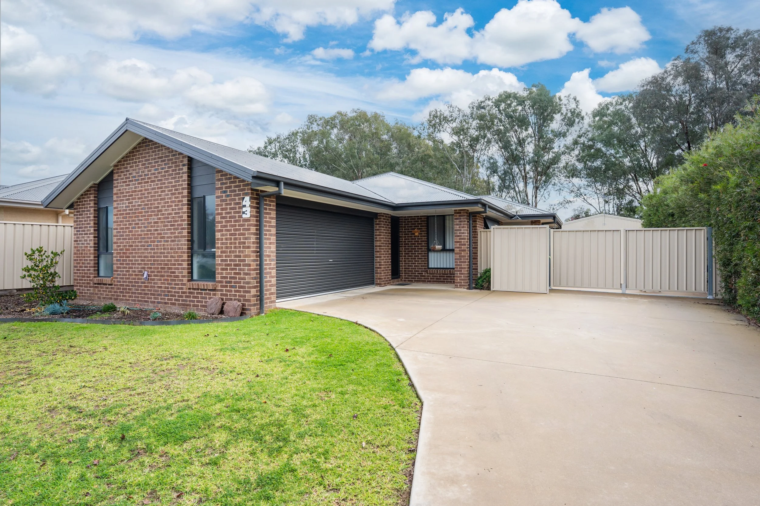 A FRONT.jpg